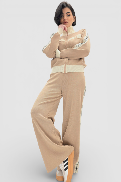 Ženska bež viskozna trenirka Coral u retro stilu