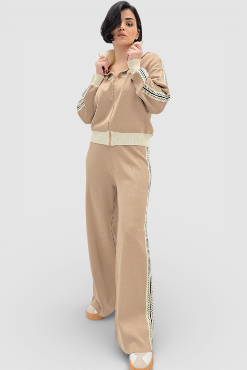 Ženska bež viskozna trenirka Coral u retro stilu