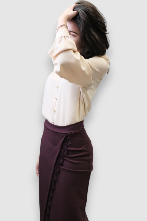 Ženska bordo suknja Izabella s prorezom i čipkom