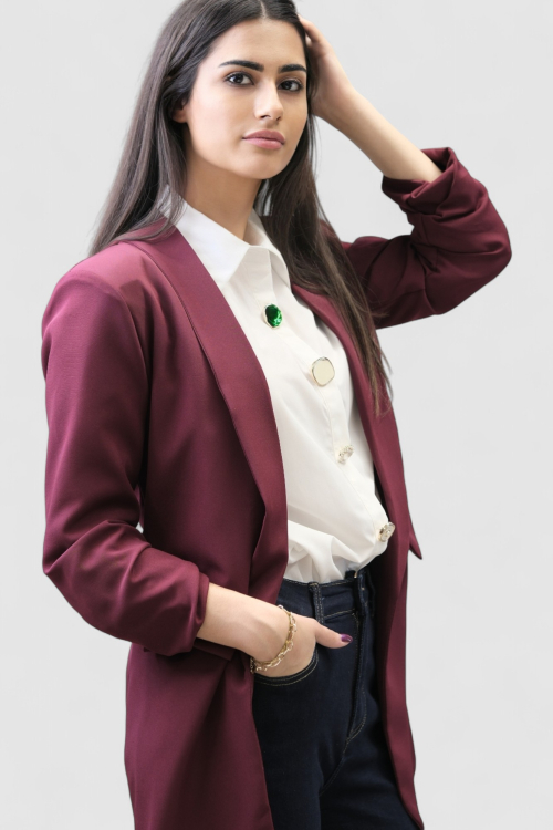 Ženska bijela oversized košulja Carlota s ukrasnim gumbima