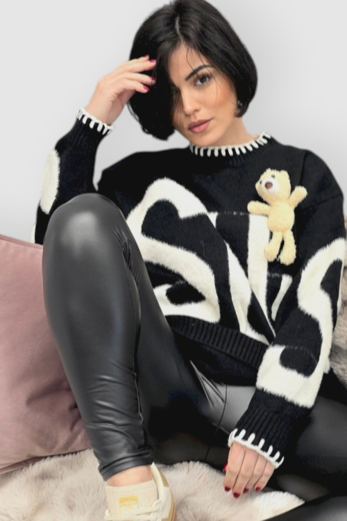 Ženski crni oversized džemper Carmen s medvjedićem