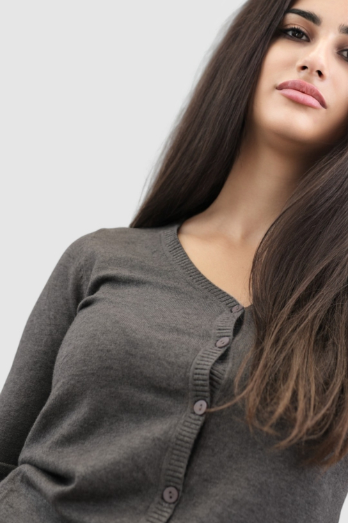 Ženski sivi džemper na kopčanje Oceana