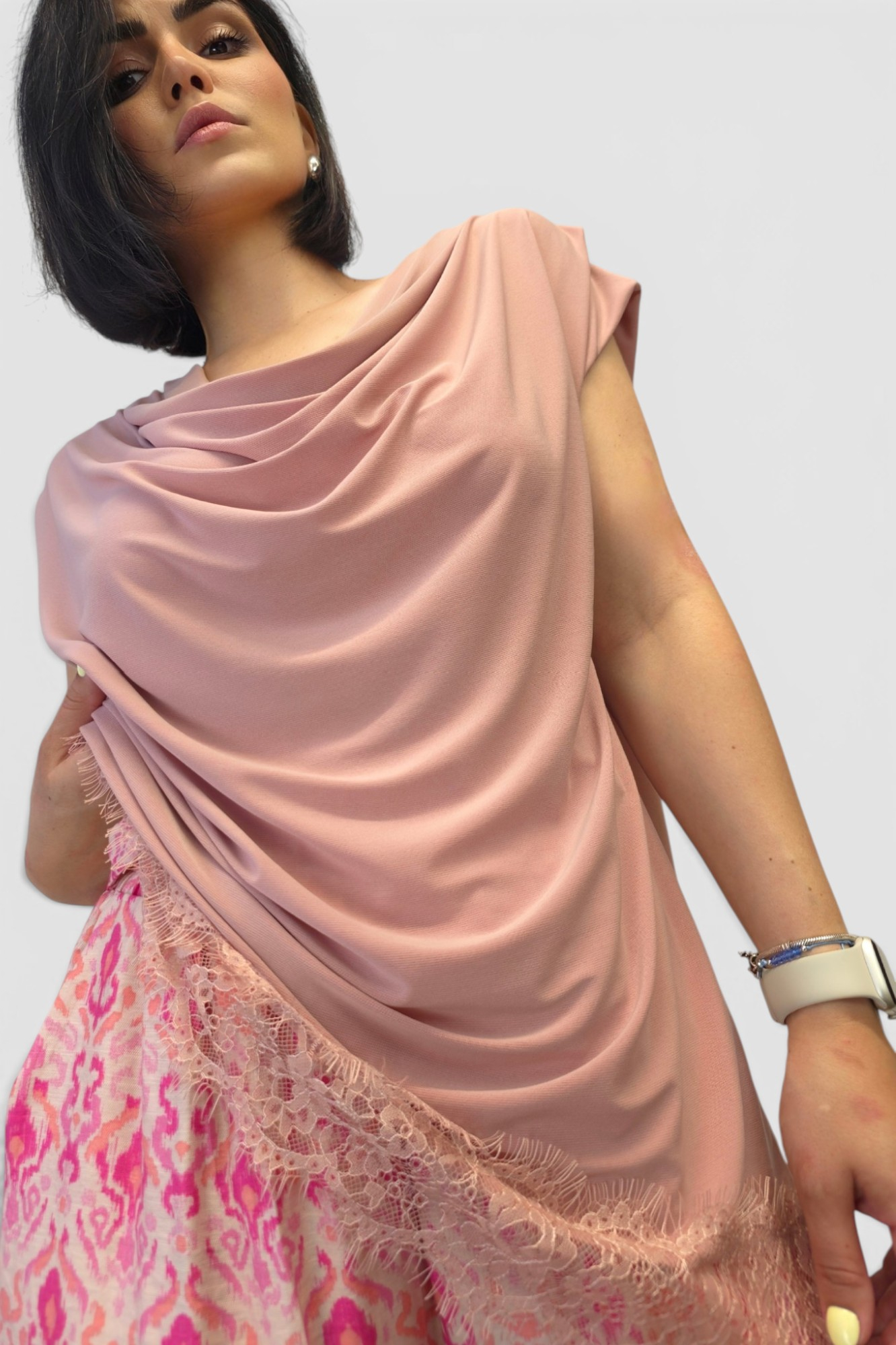 Ženska roza elegantna bluza sa čipkom Magi