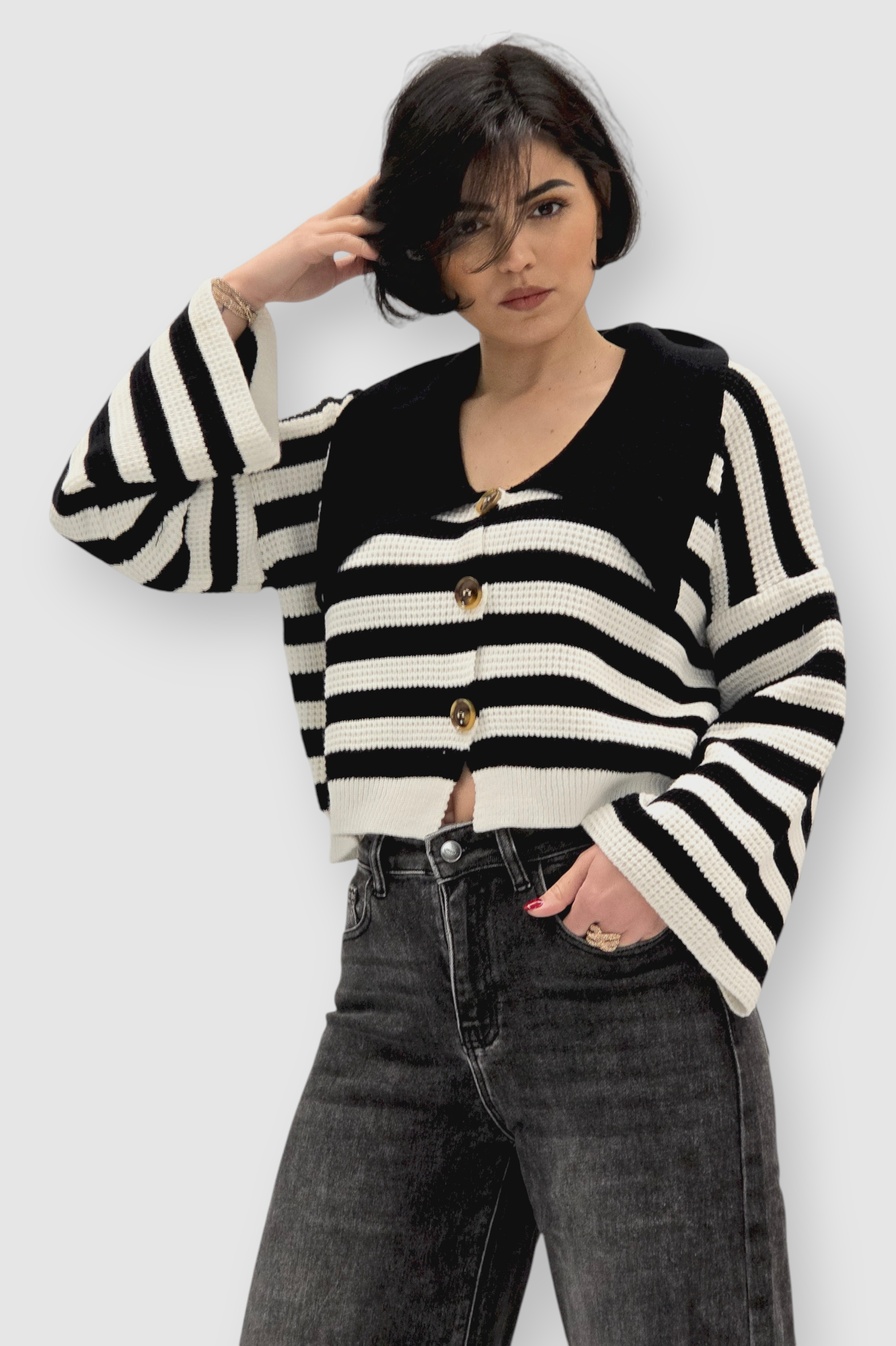 Pleteni prugasti džemper Chana s dubokim V-izrezom i velikim ovratnikom na rever