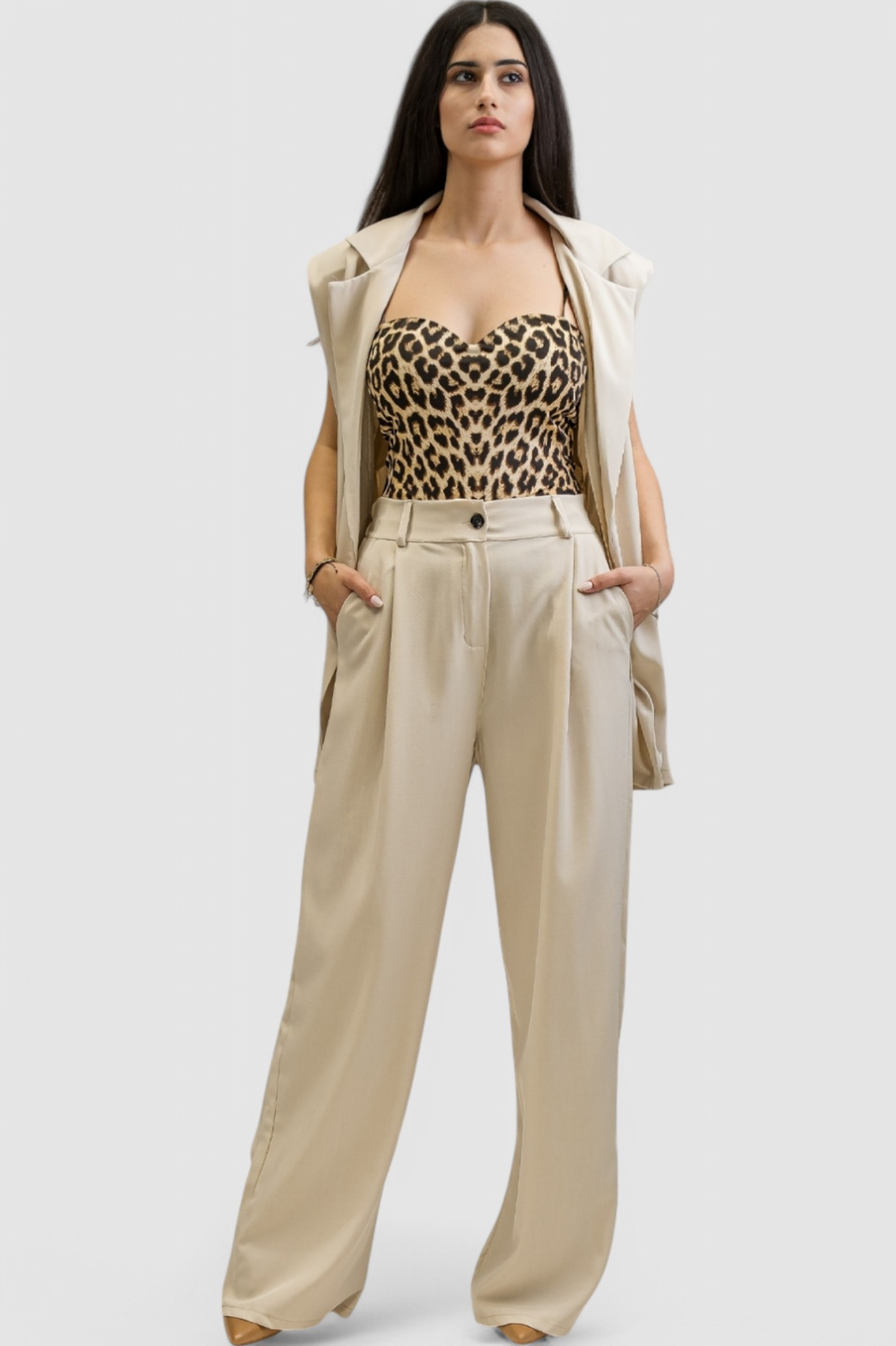 Žensko bež odijelo bez rukava Ella