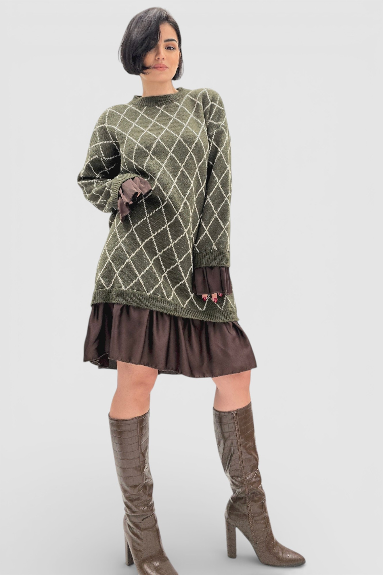 Zelena pletena haljina Cristal s dijamantnim uzorkom i satenskim rub s volanom