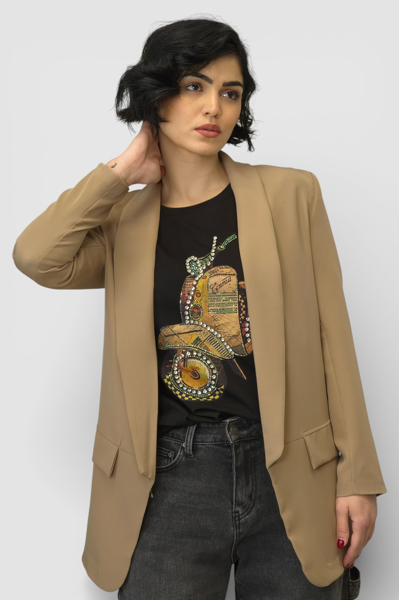 Elegantni duži sako Finna u camel boji