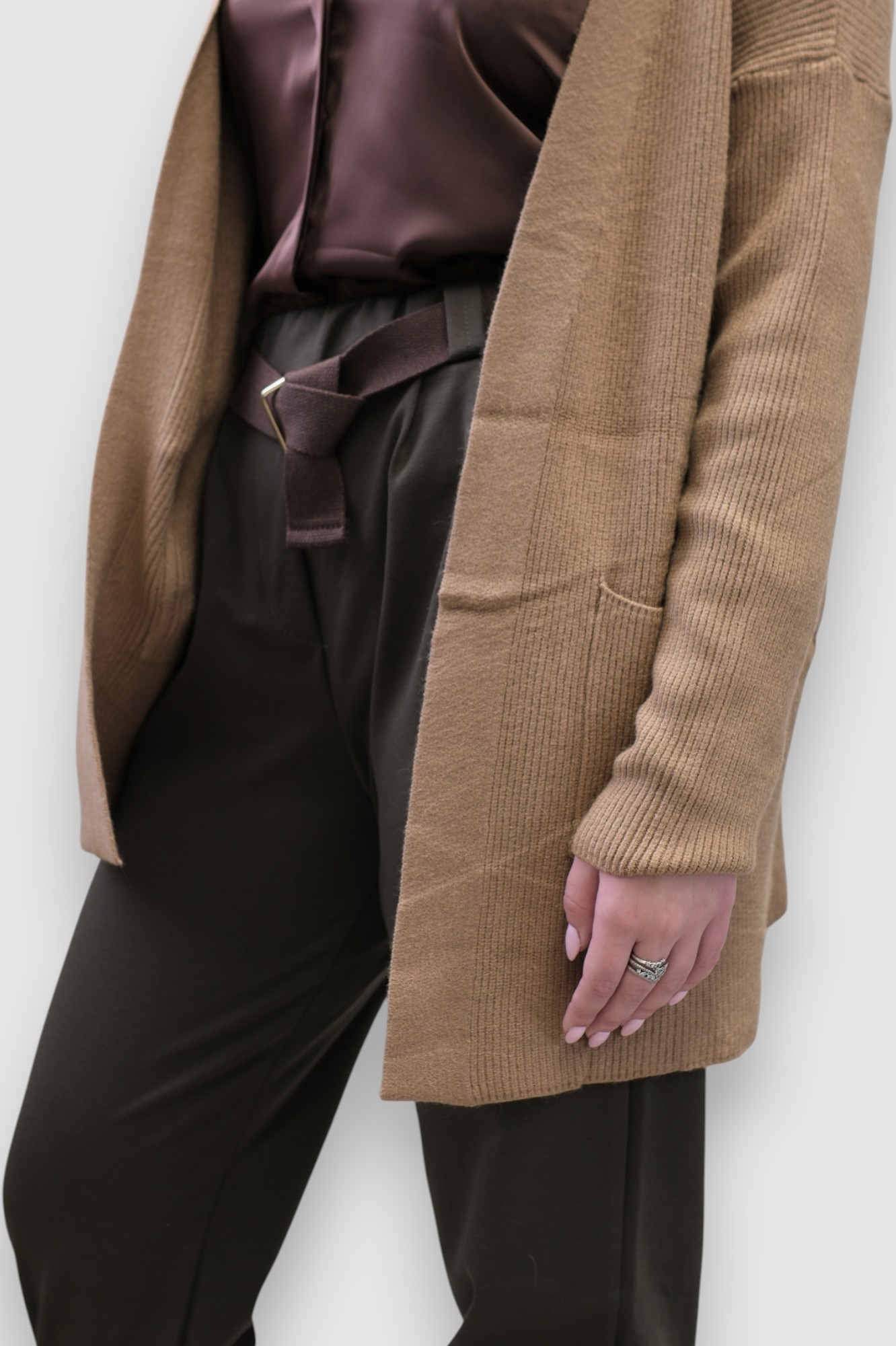 Ženski kratki kardigan Jossie u camel boji