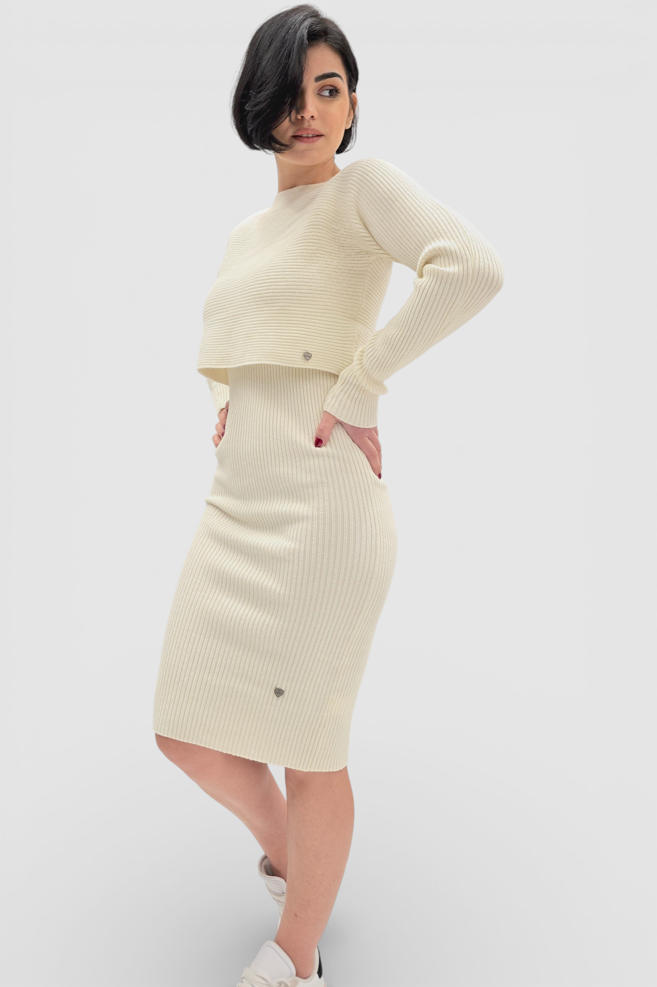 Komplet bež rebraste viskozne haljine i džempera Catrina