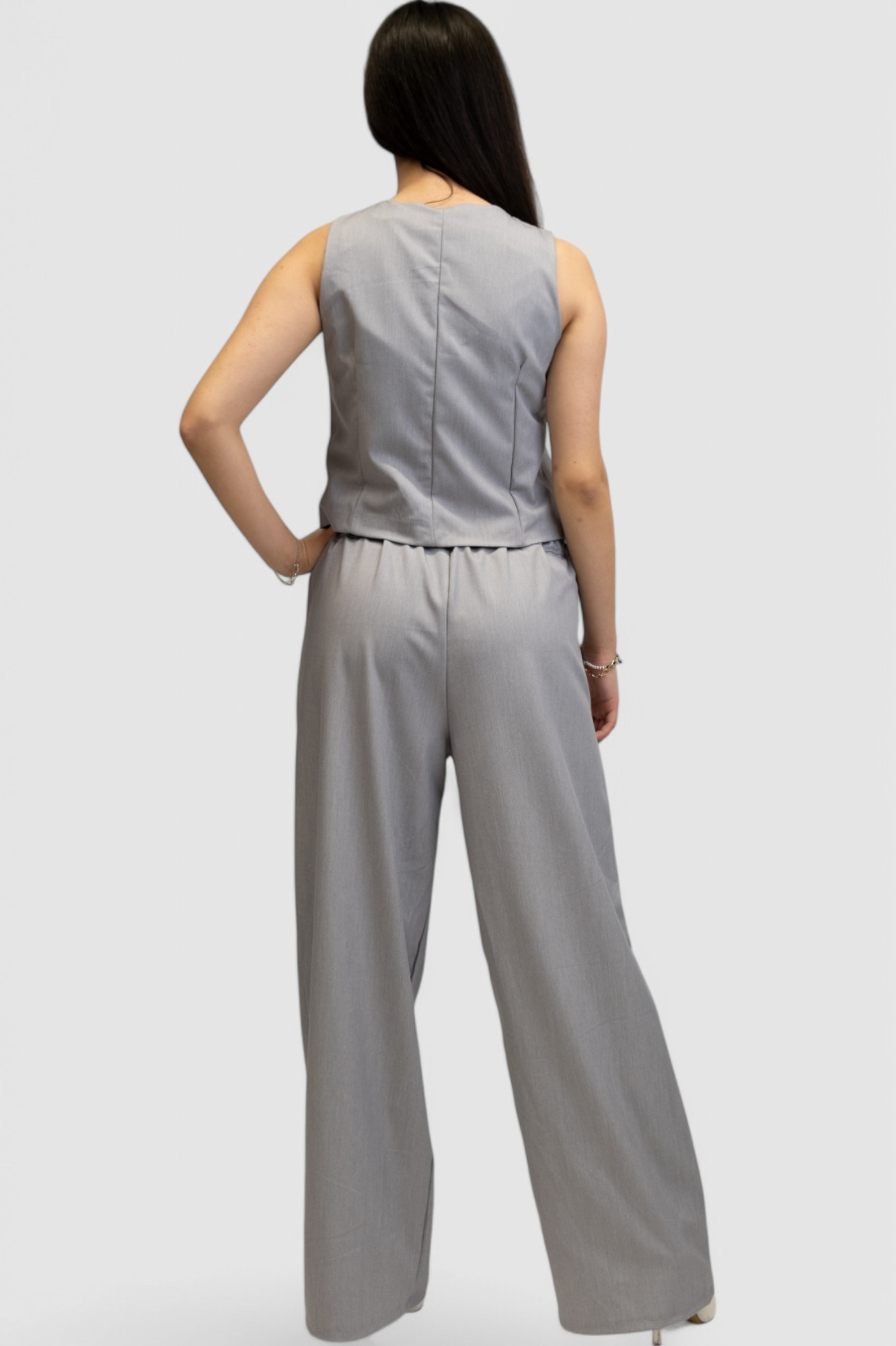 Žensko sivo odijelo sa prslukom Chantal