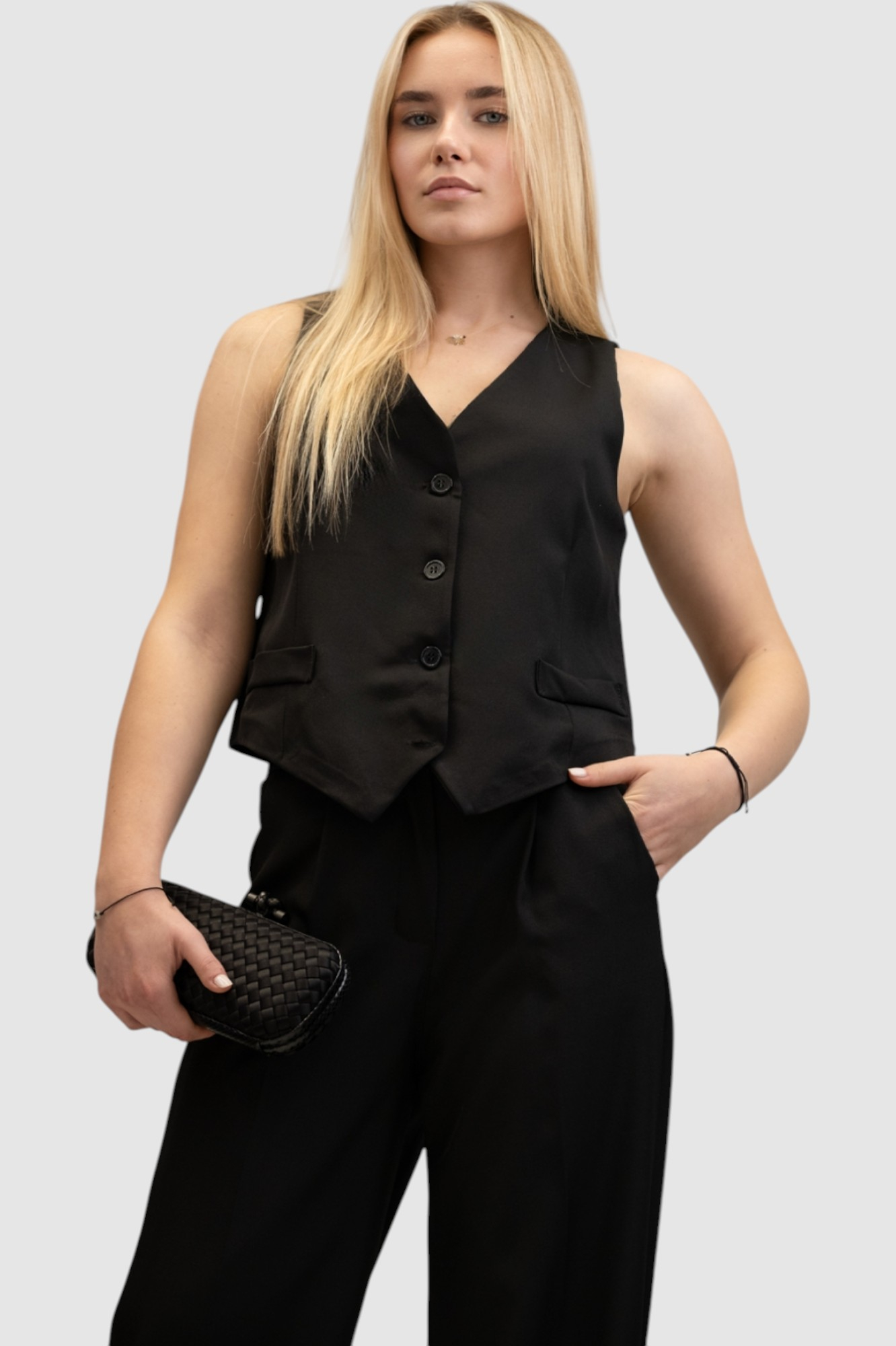 Žensko crno odijelo sa prslukom Chantal