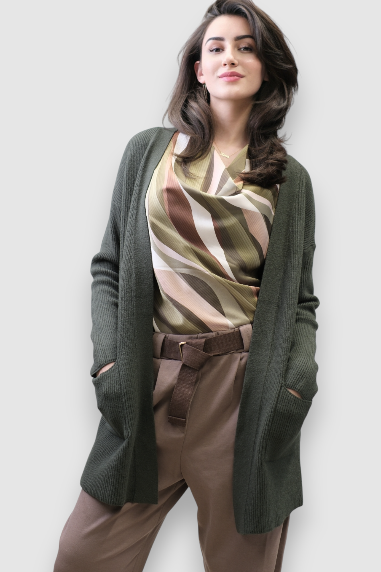 Ženski kratki kardigan Jossie u tamno zelenoj boji