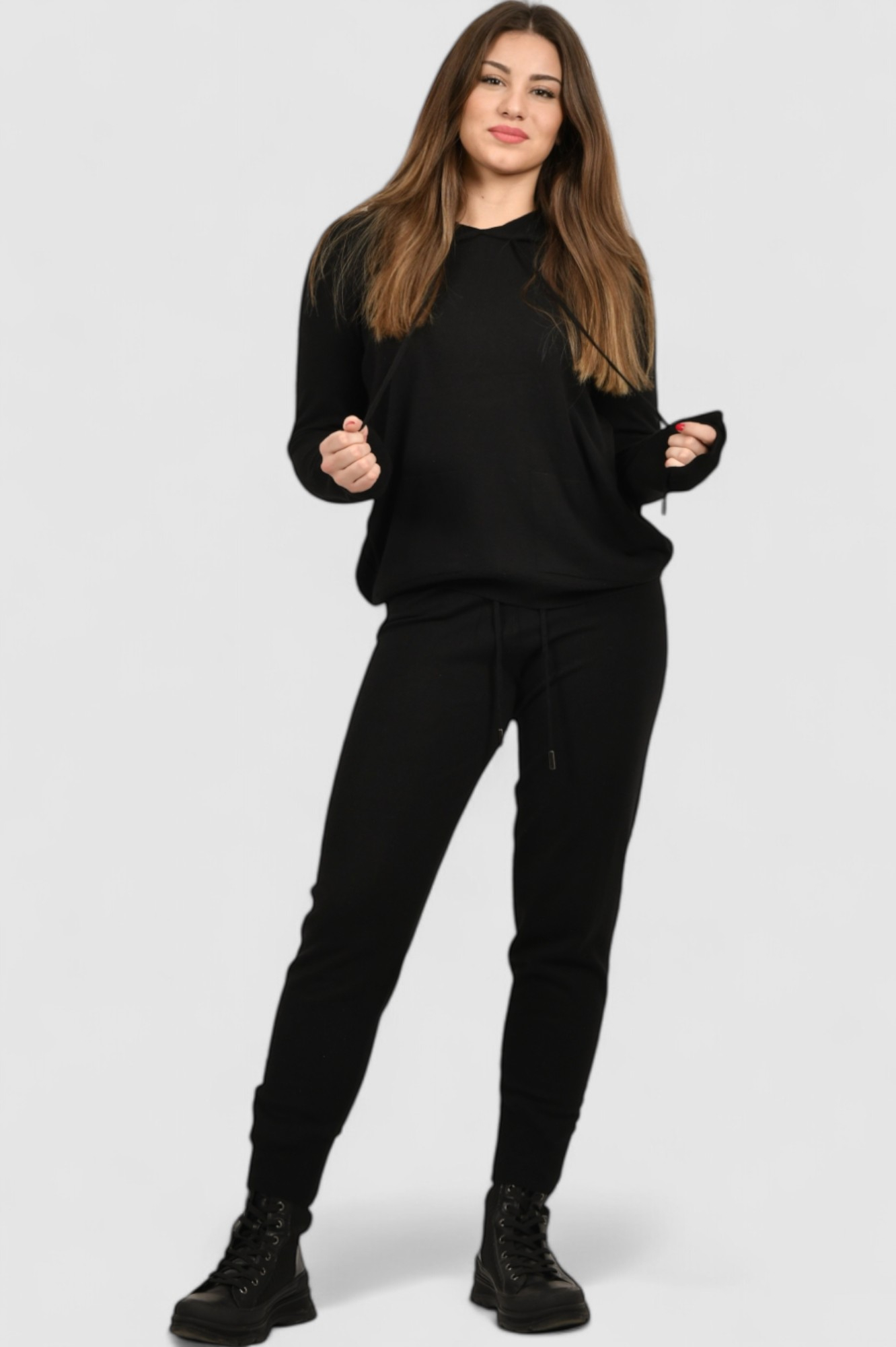 Ženska crna trenirka komplet Kaira