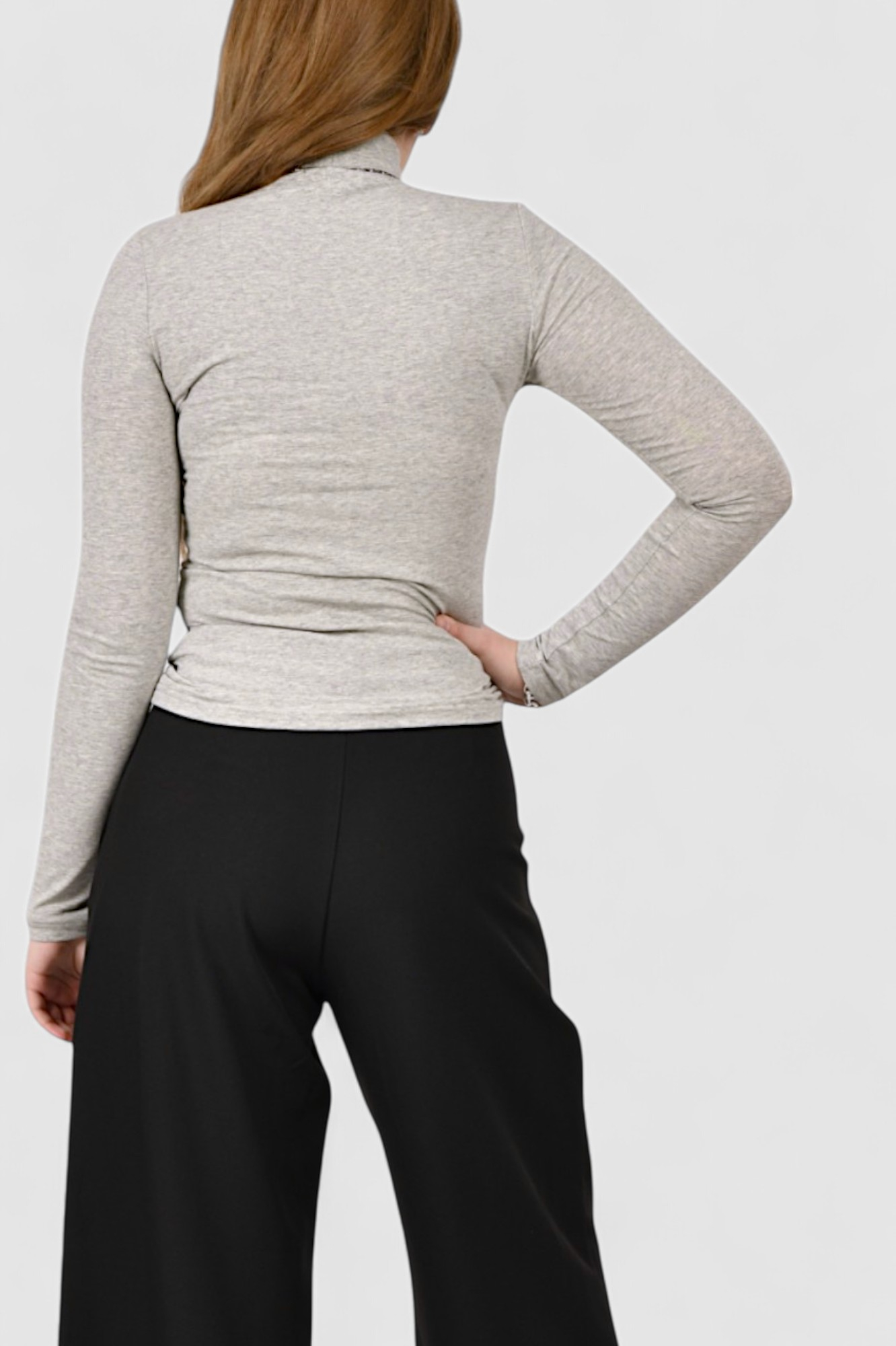 Ženska siva dolčevita Calista