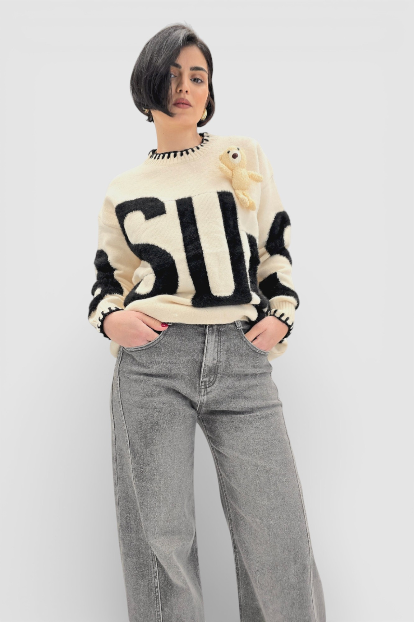 Ženski bež oversized džemper Carmen s medvjedićem