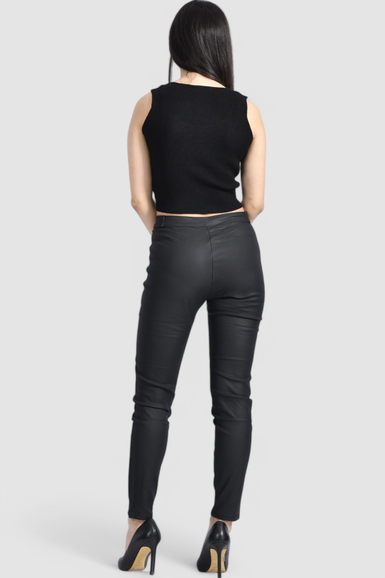 Ženske crne hlače u imitaciji kože Ciara