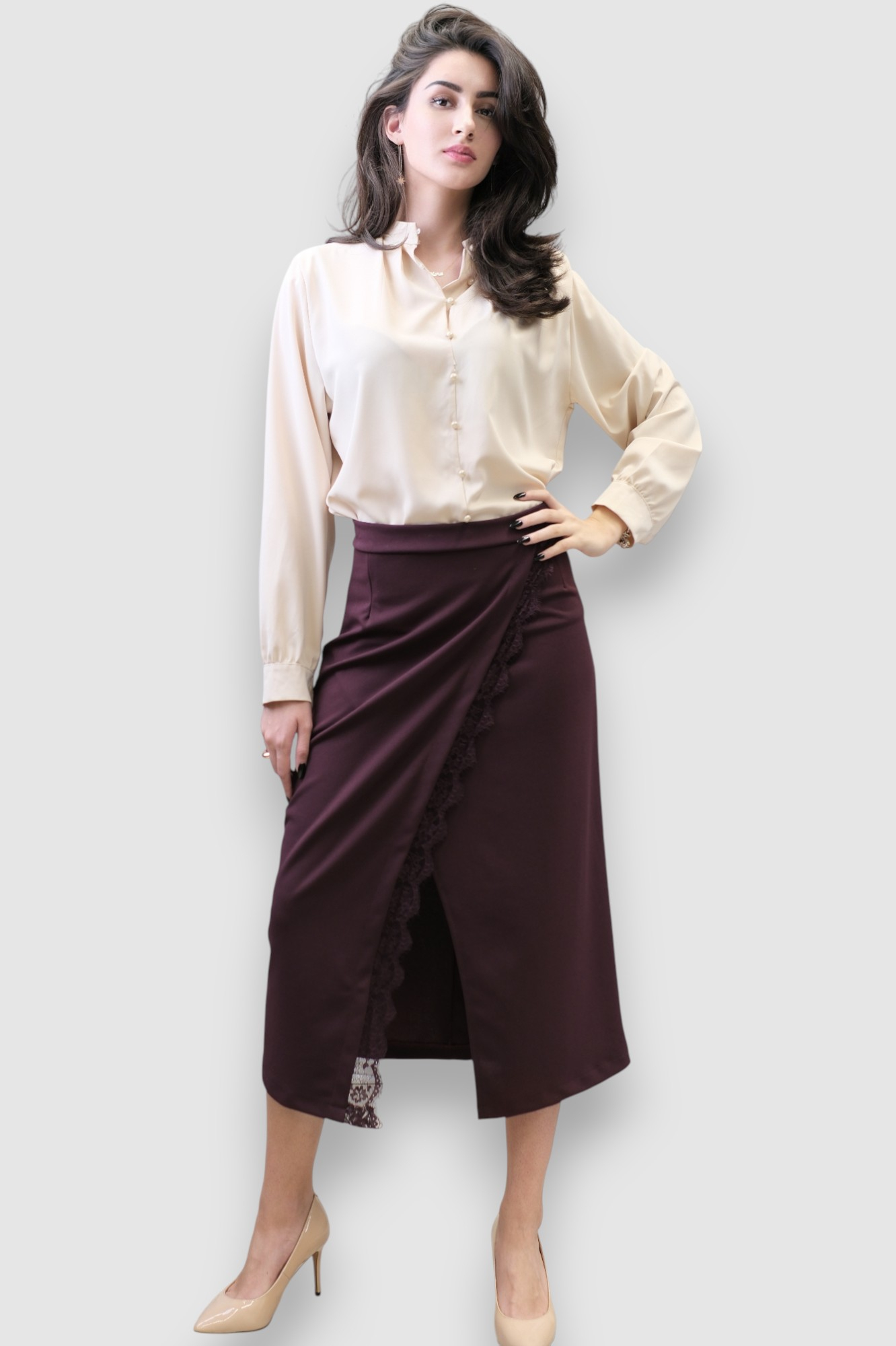 Ženska bordo suknja Izabella s prorezom i čipkom