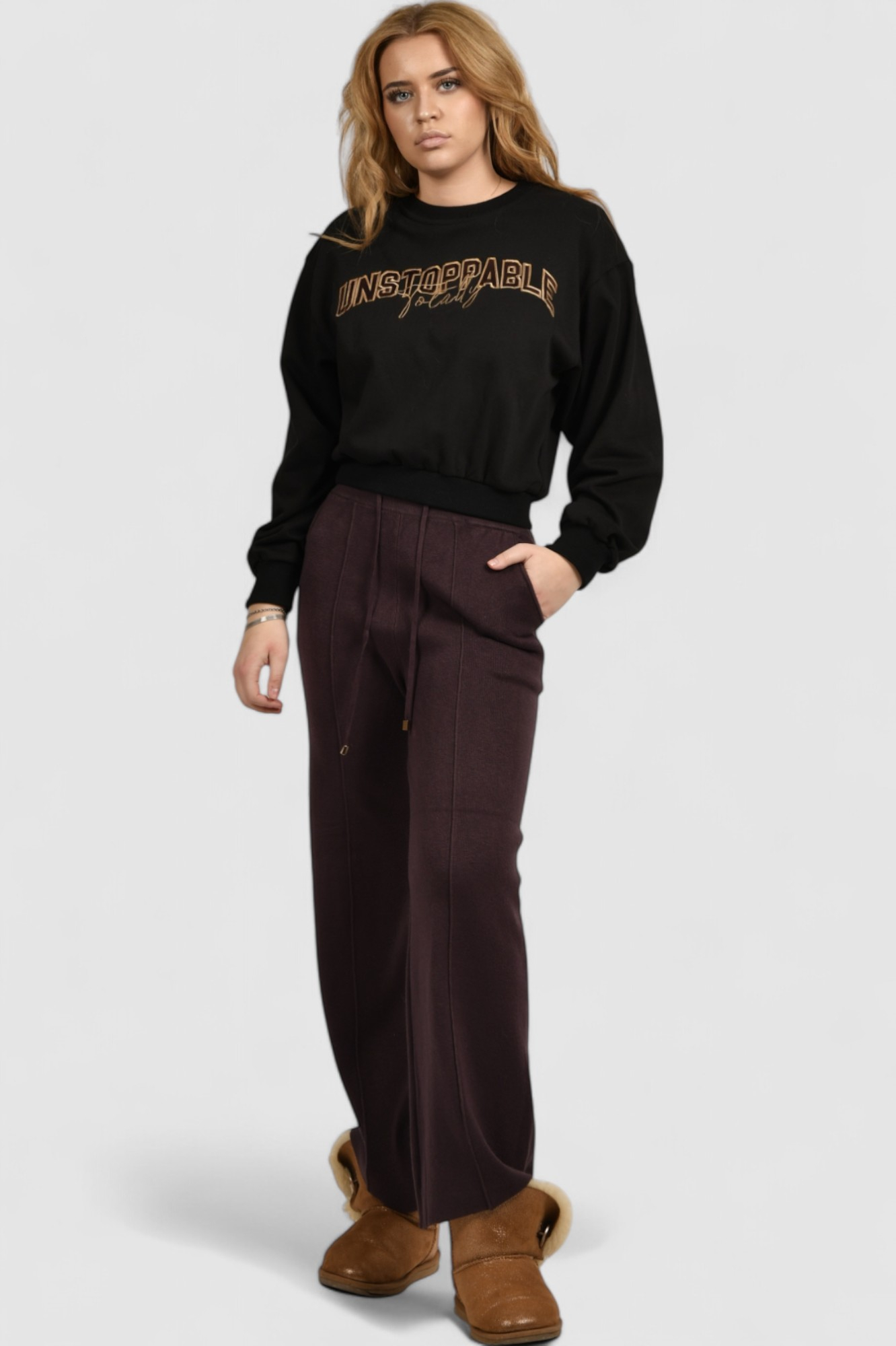 Ženska crna hoodica bez kapuljače Amaya