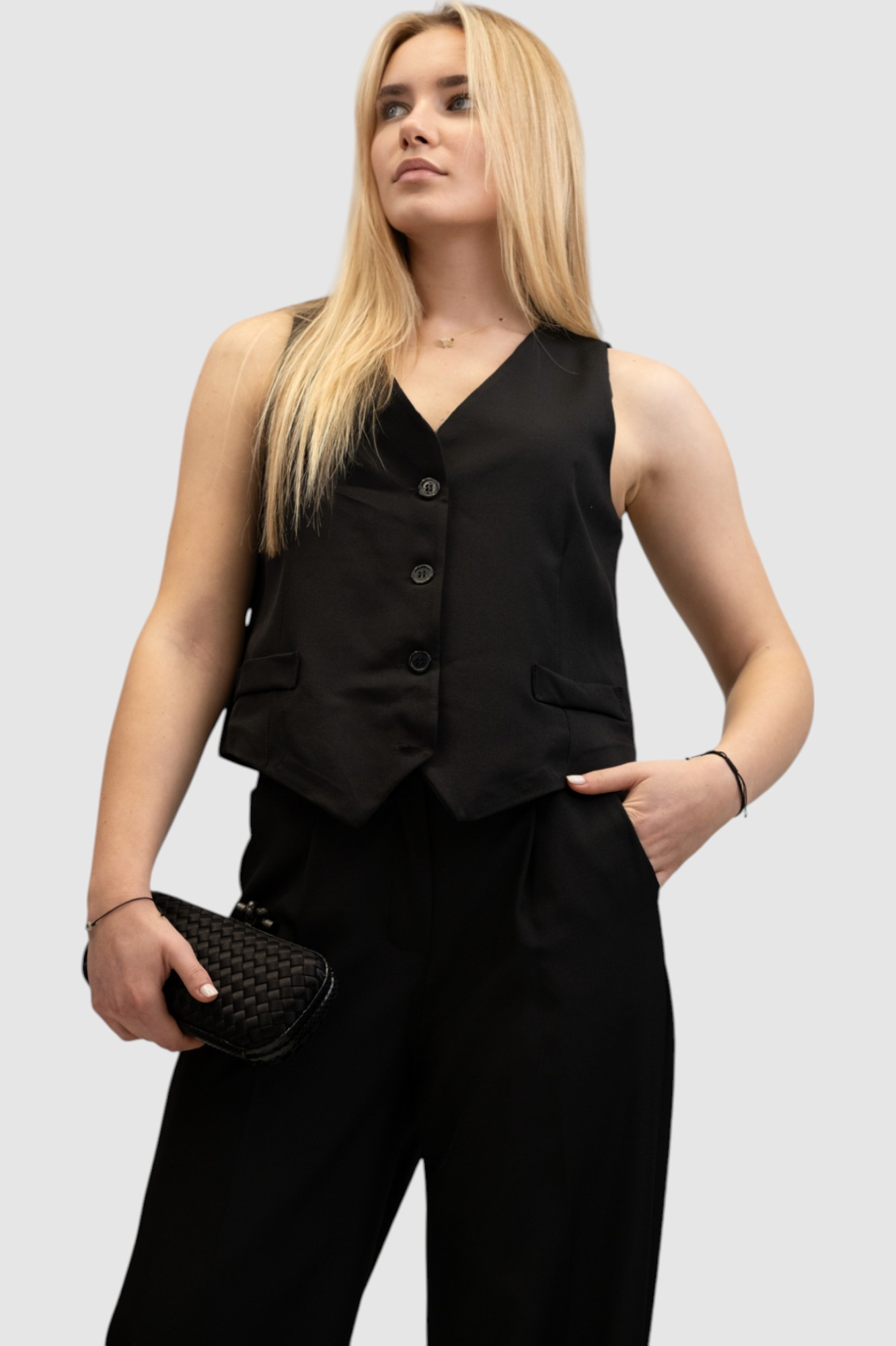 Žensko crno odijelo sa prslukom Chantal