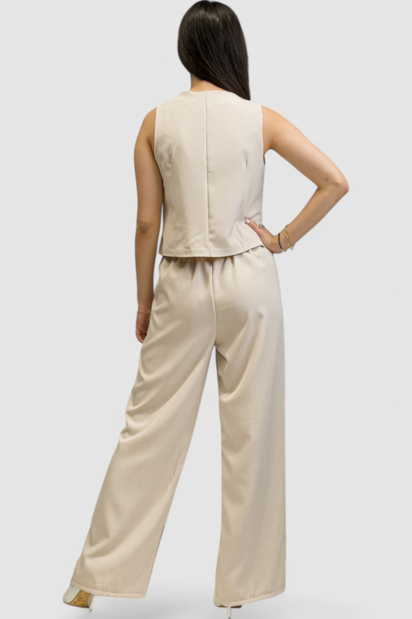 Žensko bež odijelo sa prslukom Chantal