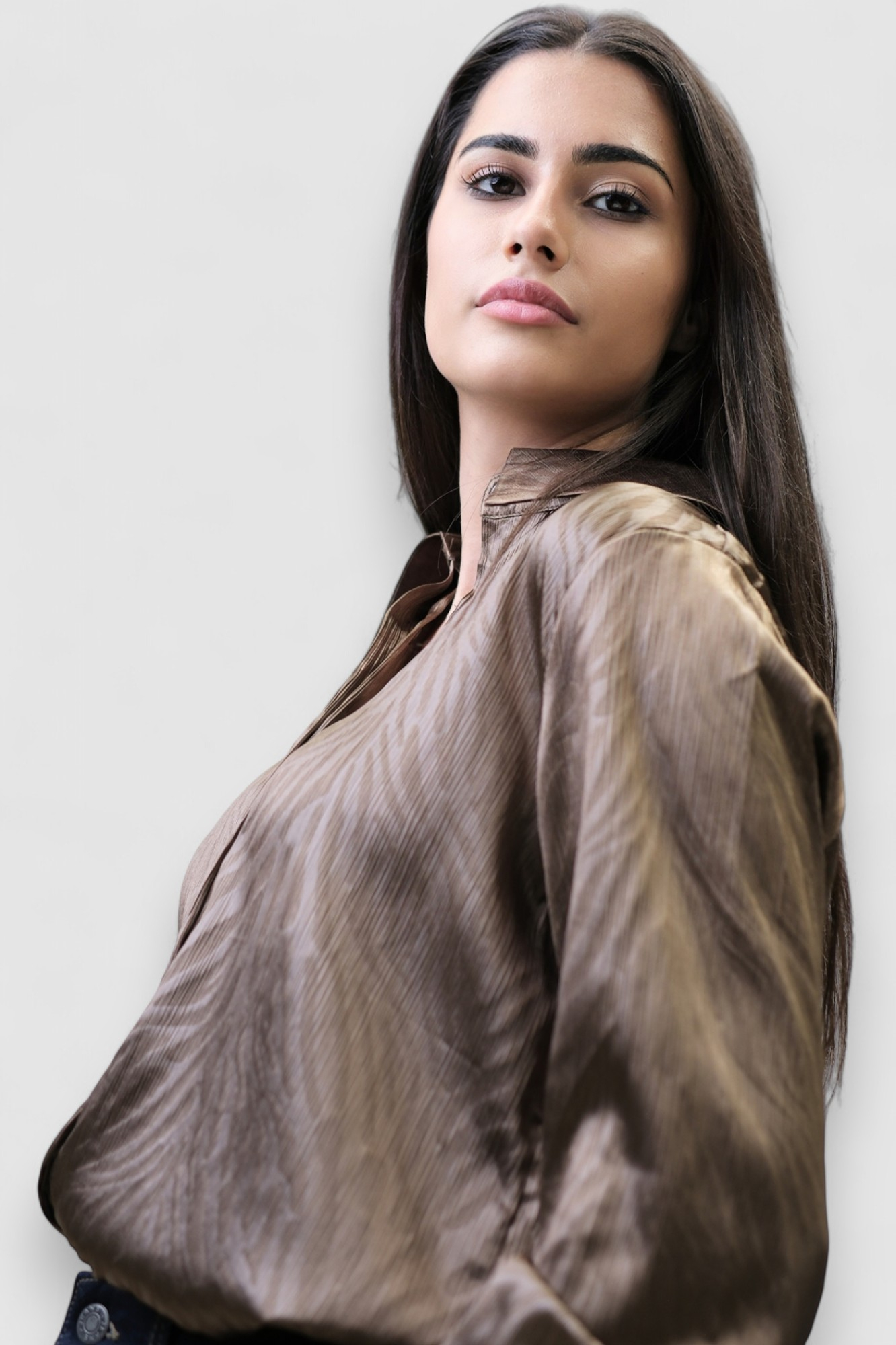 Ženska smeđa satenska košulja sa uzorkom Iriana