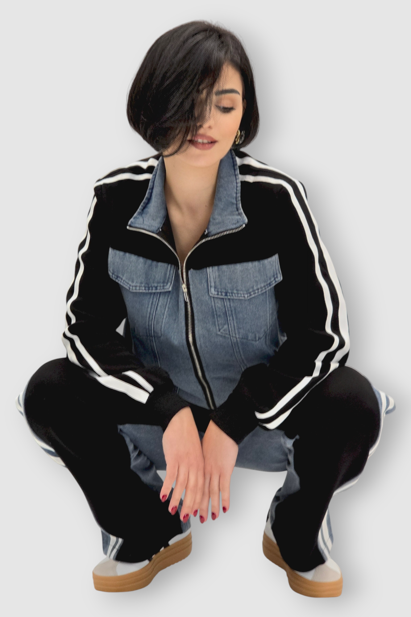 Ženska crna kontrastna trenirka Chloe s retro i sporty dizajnom