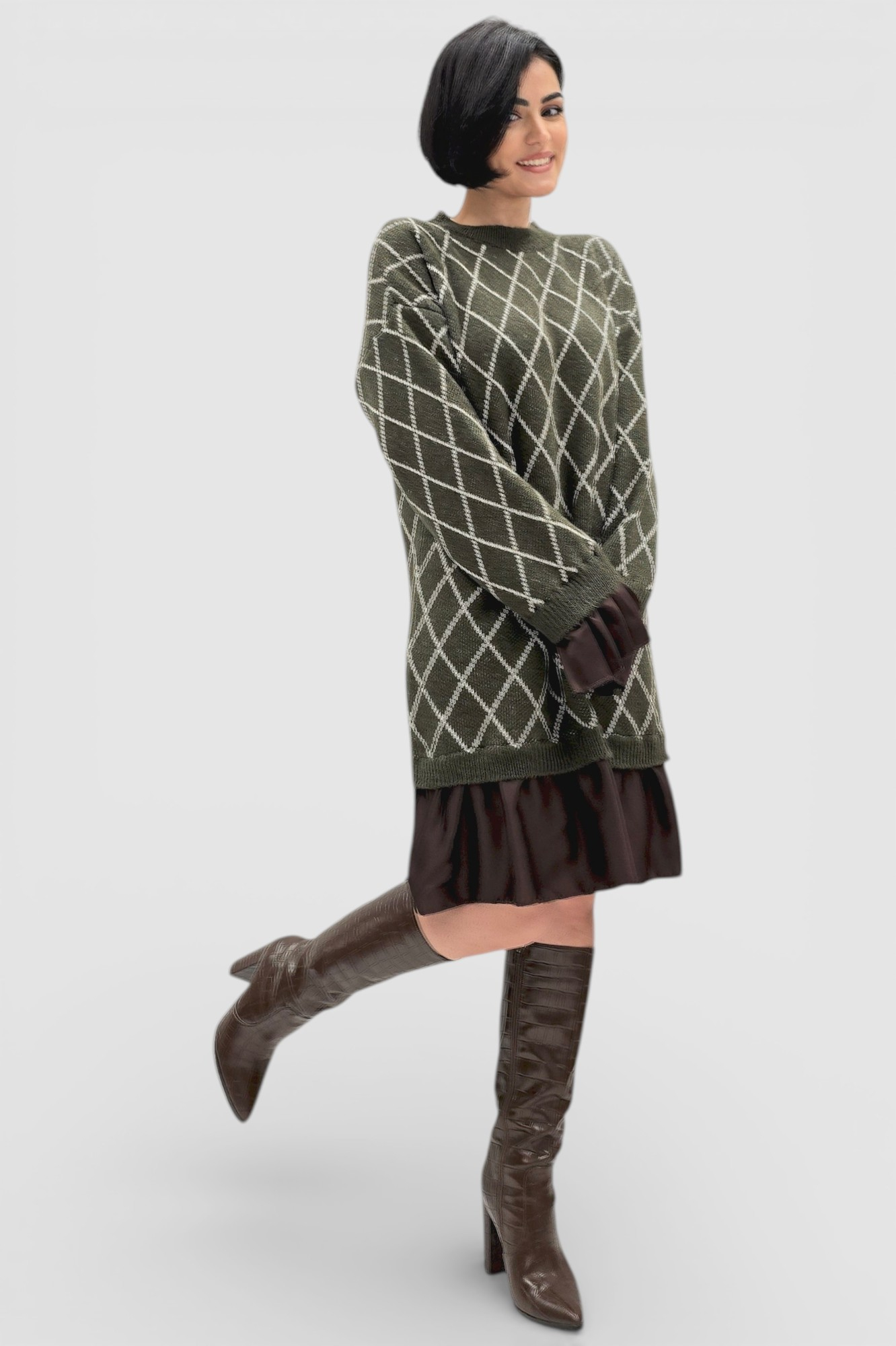 Zelena pletena haljina Cristal s dijamantnim uzorkom i satenskim rub s volanom