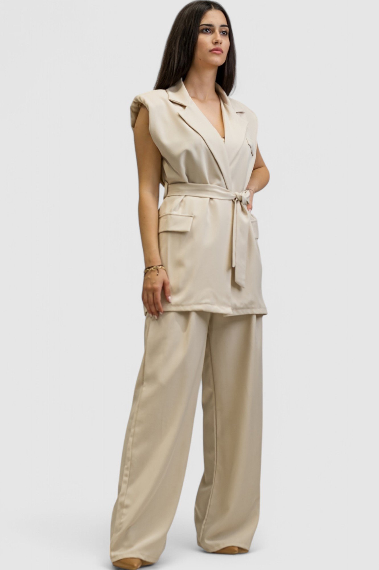 Žensko bež odijelo bez rukava Ella