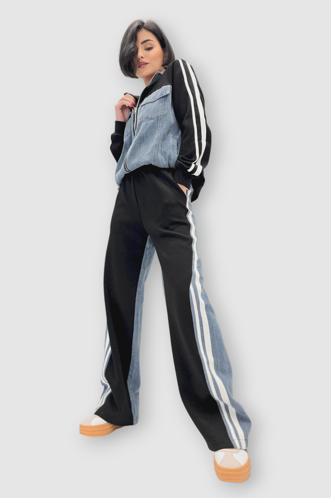 Ženska crna kontrastna trenirka Chloe s retro i sporty dizajnom