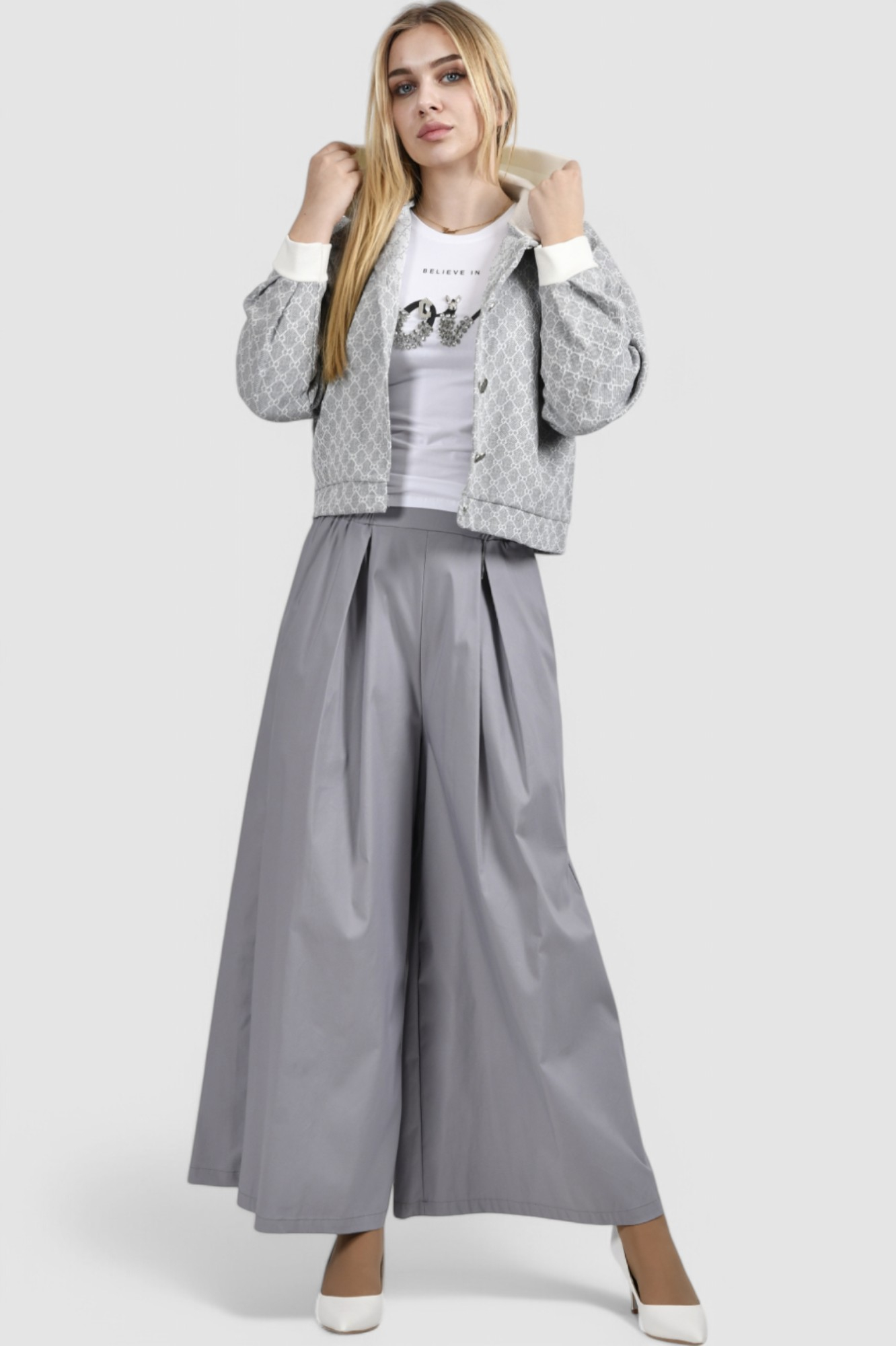 Ženska siva kratka jakna Clio