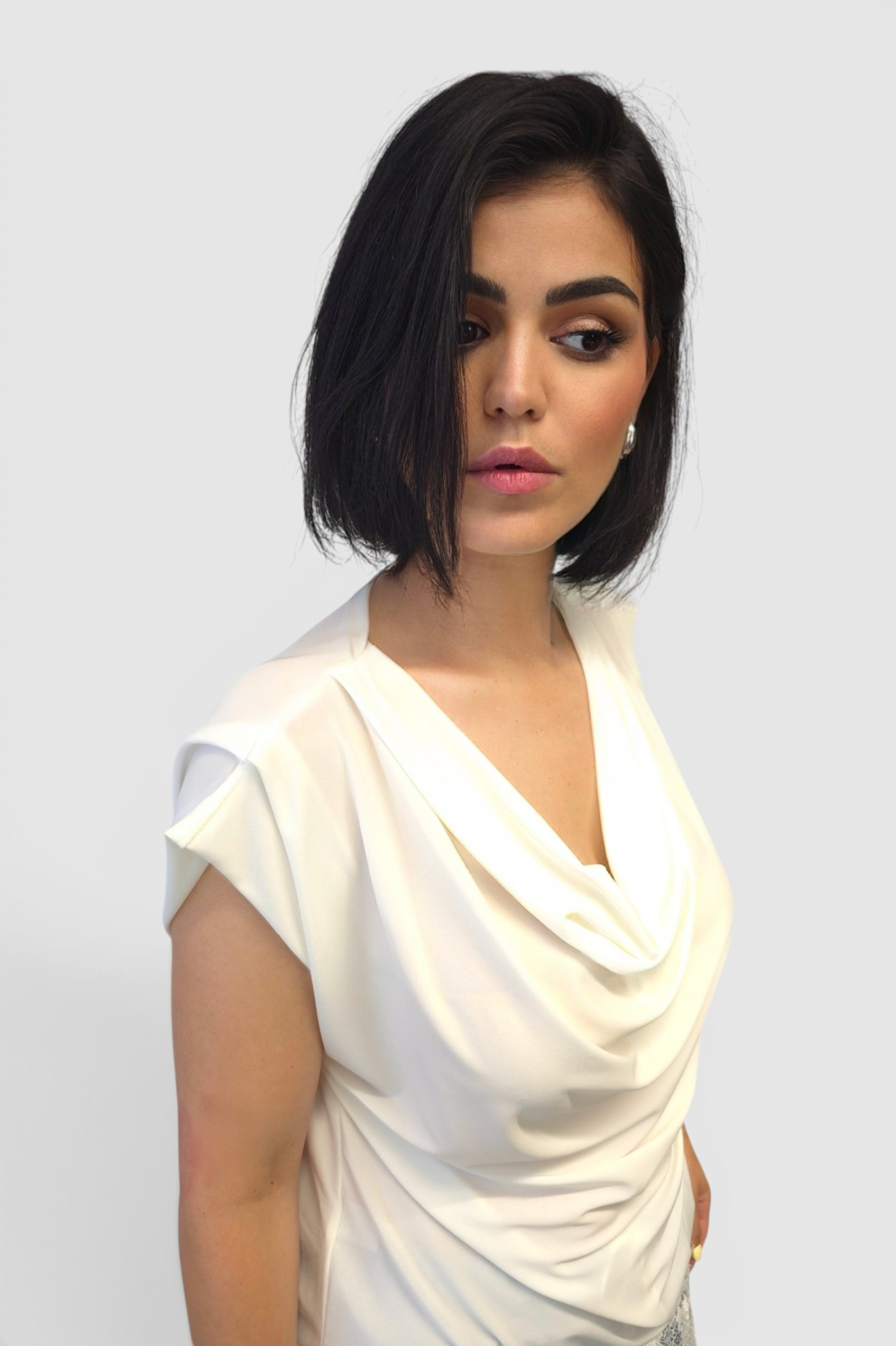 Ženska bijela elegantna bluza sa čipkom Magi