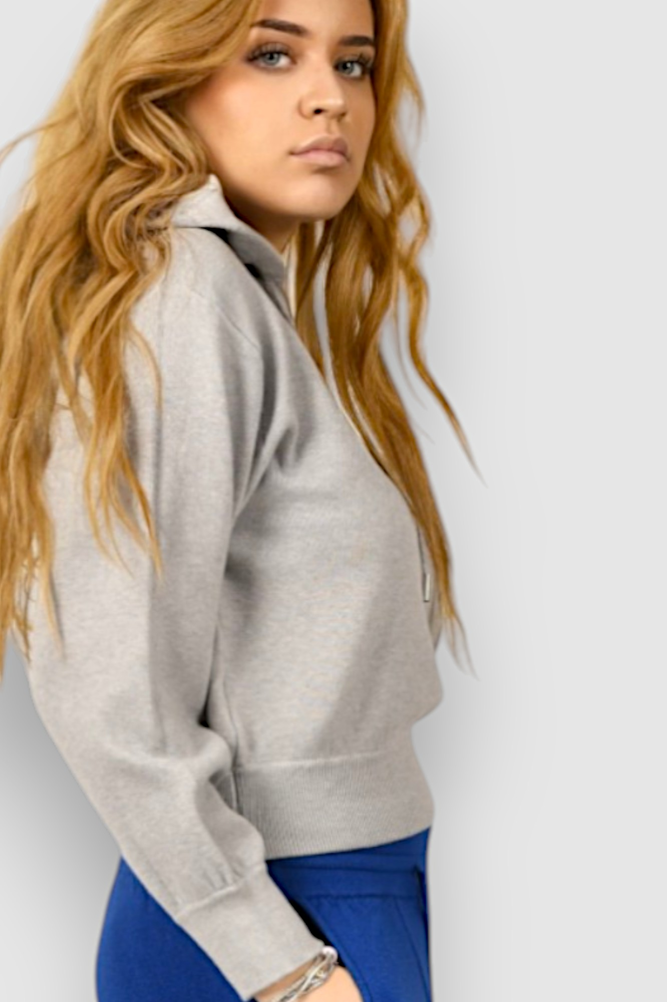 Ženska siva hoodica sa kapuljačom Noelia