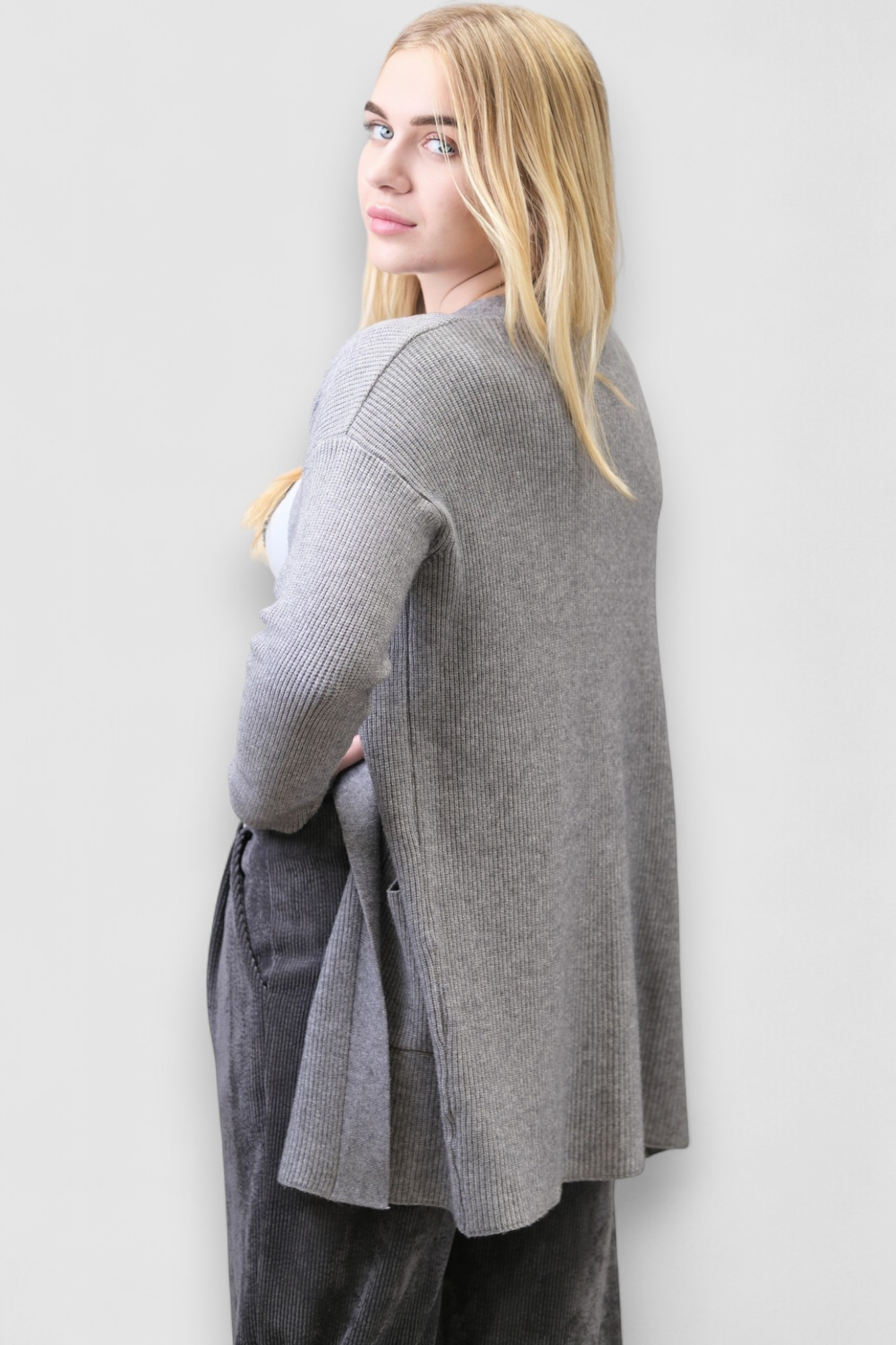 Ženski sivi kratki kardigan Jossie