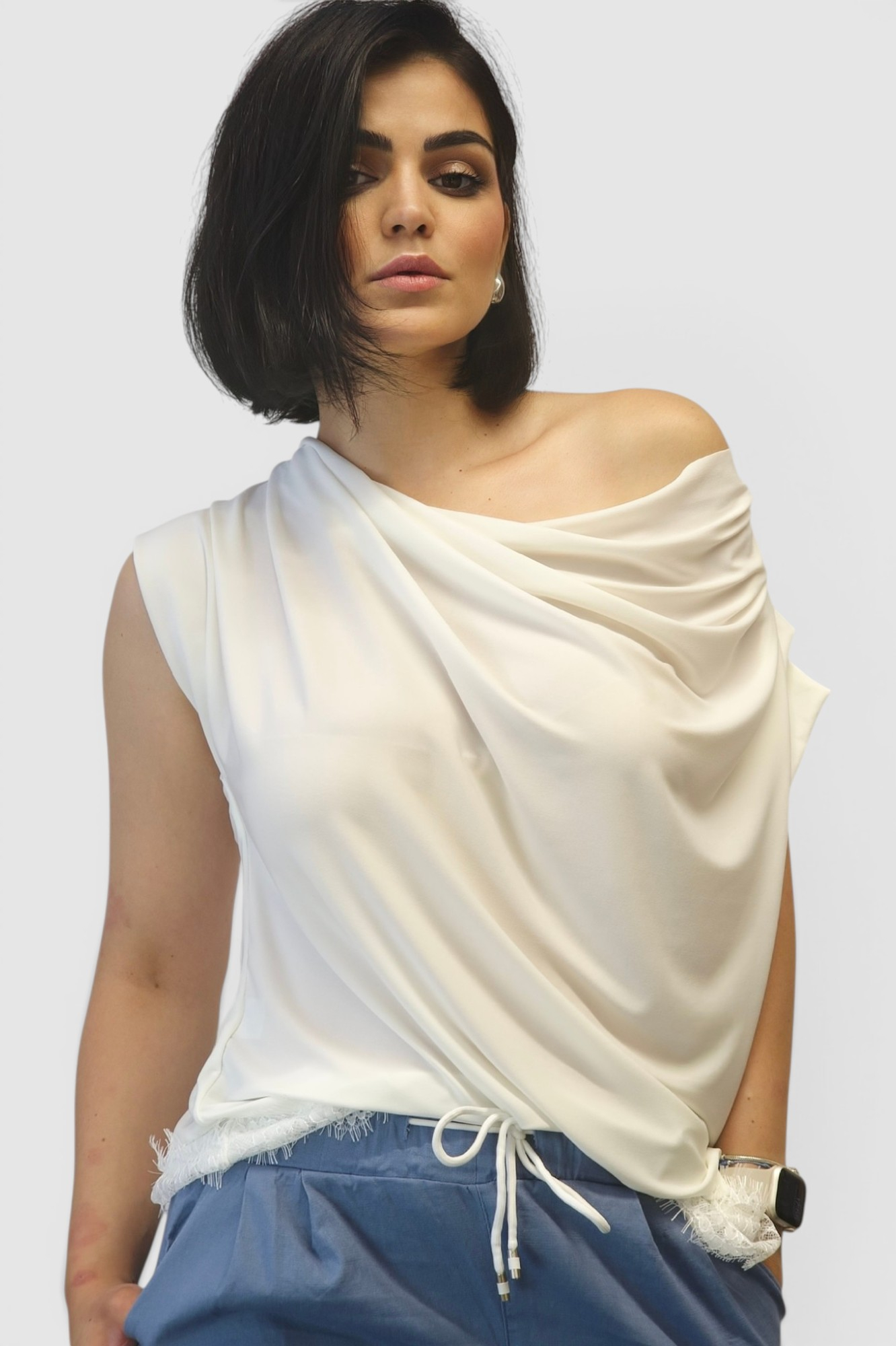 Ženska bijela elegantna bluza sa čipkom Magi