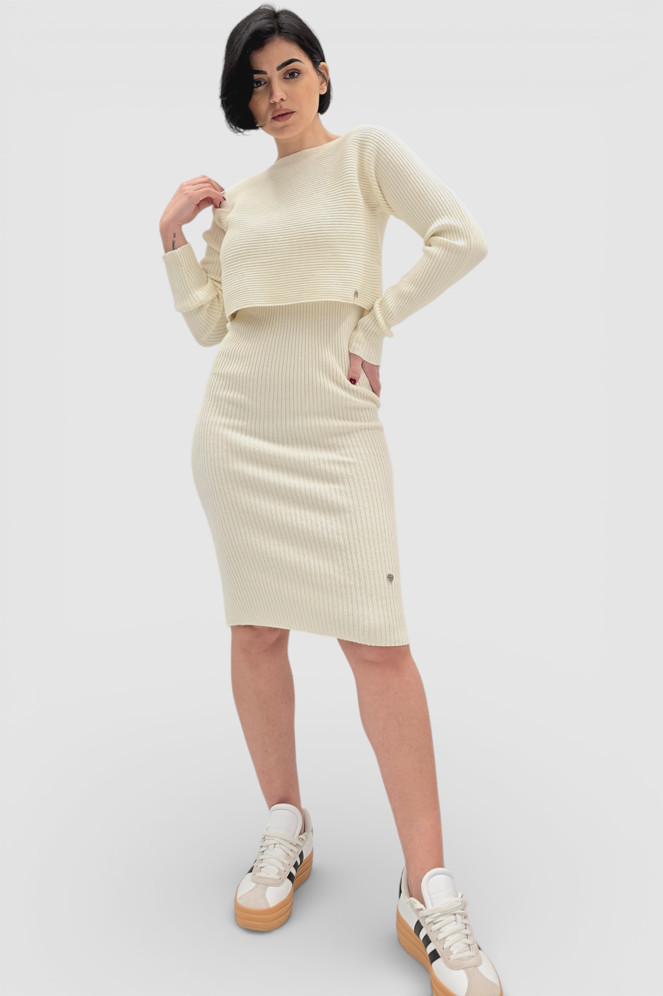 Komplet bež rebraste viskozne haljine i džempera Catrina