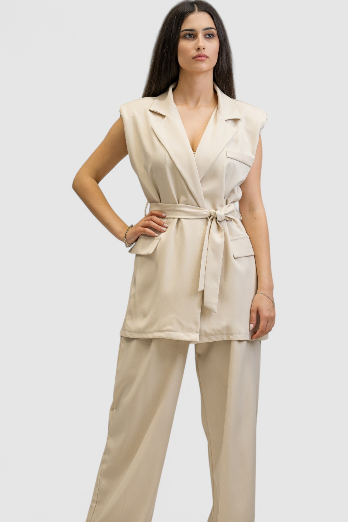 Žensko bež odijelo bez rukava Ella