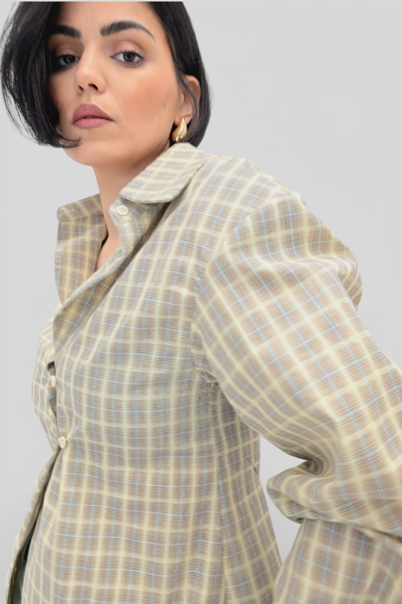 Trendi bež karirana strukirana košulja Lauren sa efektom preklopa i širokim rukavima