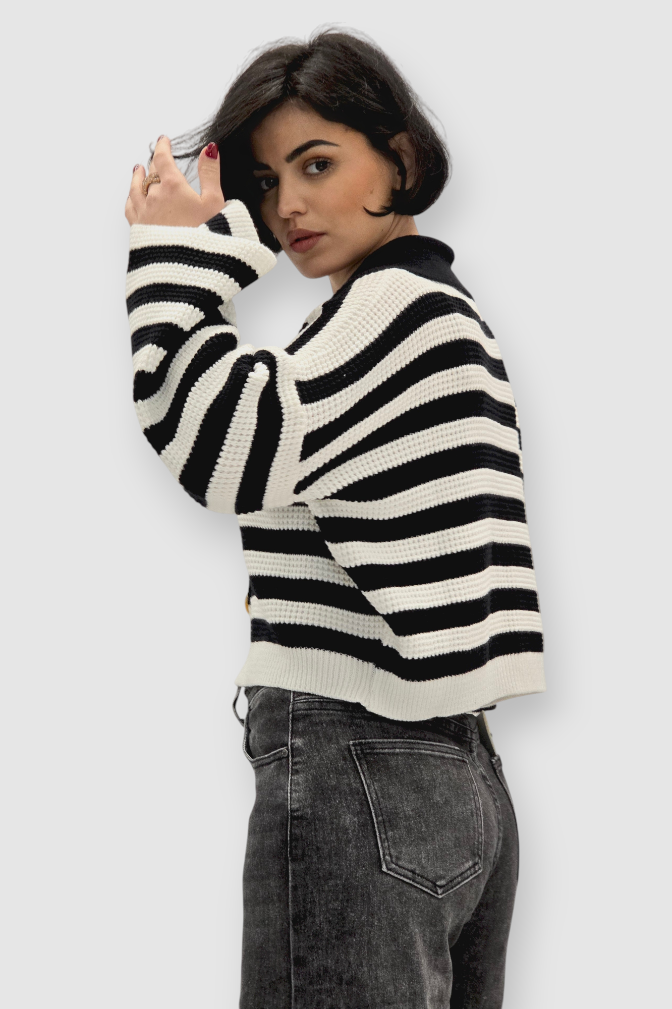 Pleteni prugasti džemper Chana s dubokim V-izrezom i velikim ovratnikom na rever