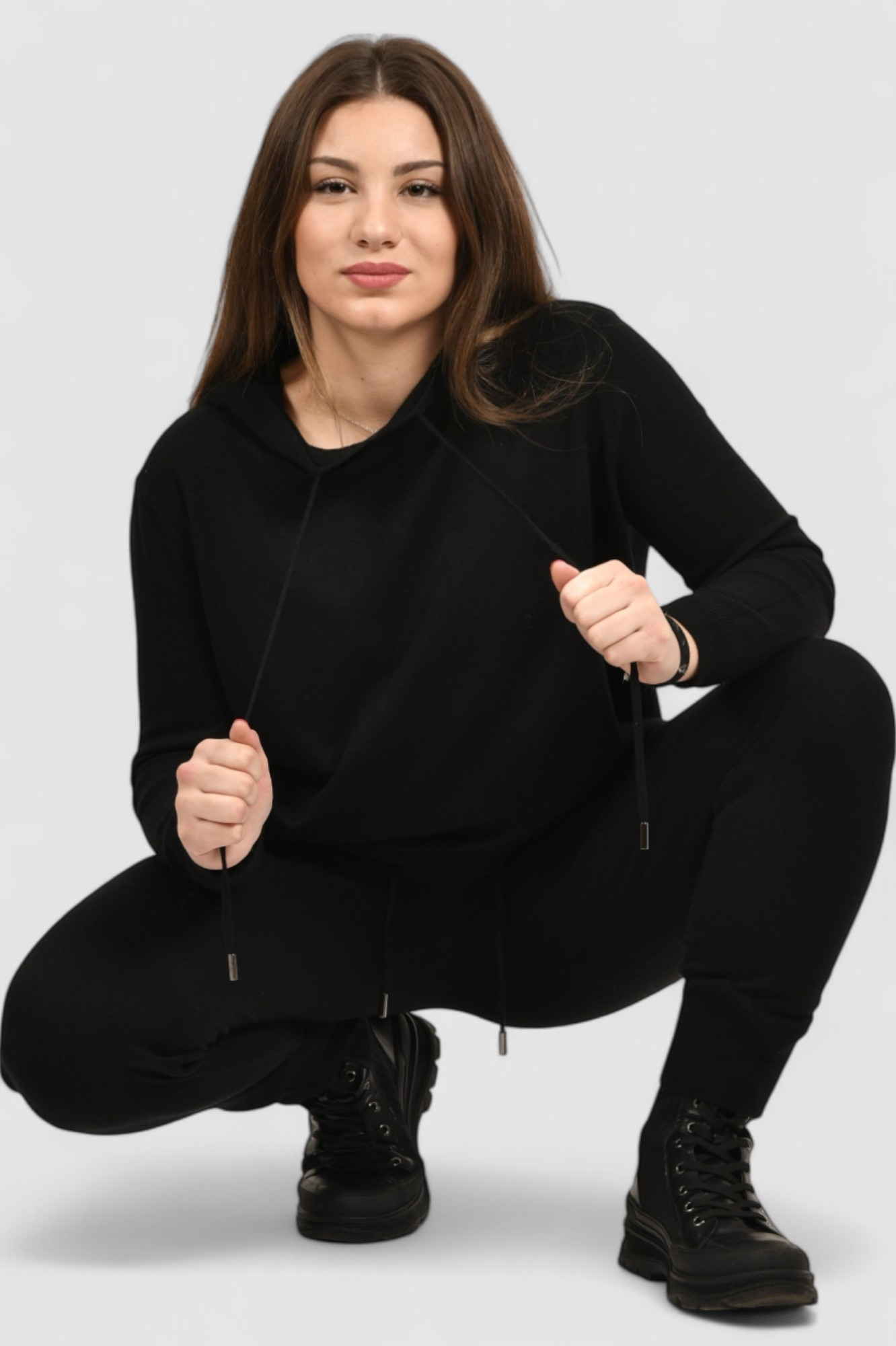 Ženska crna trenirka komplet Kaira