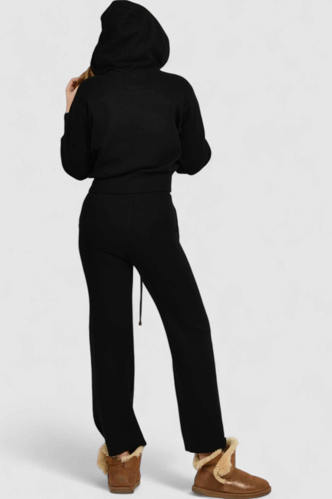 Ženska crna hoodica sa kapuljačom Noelia