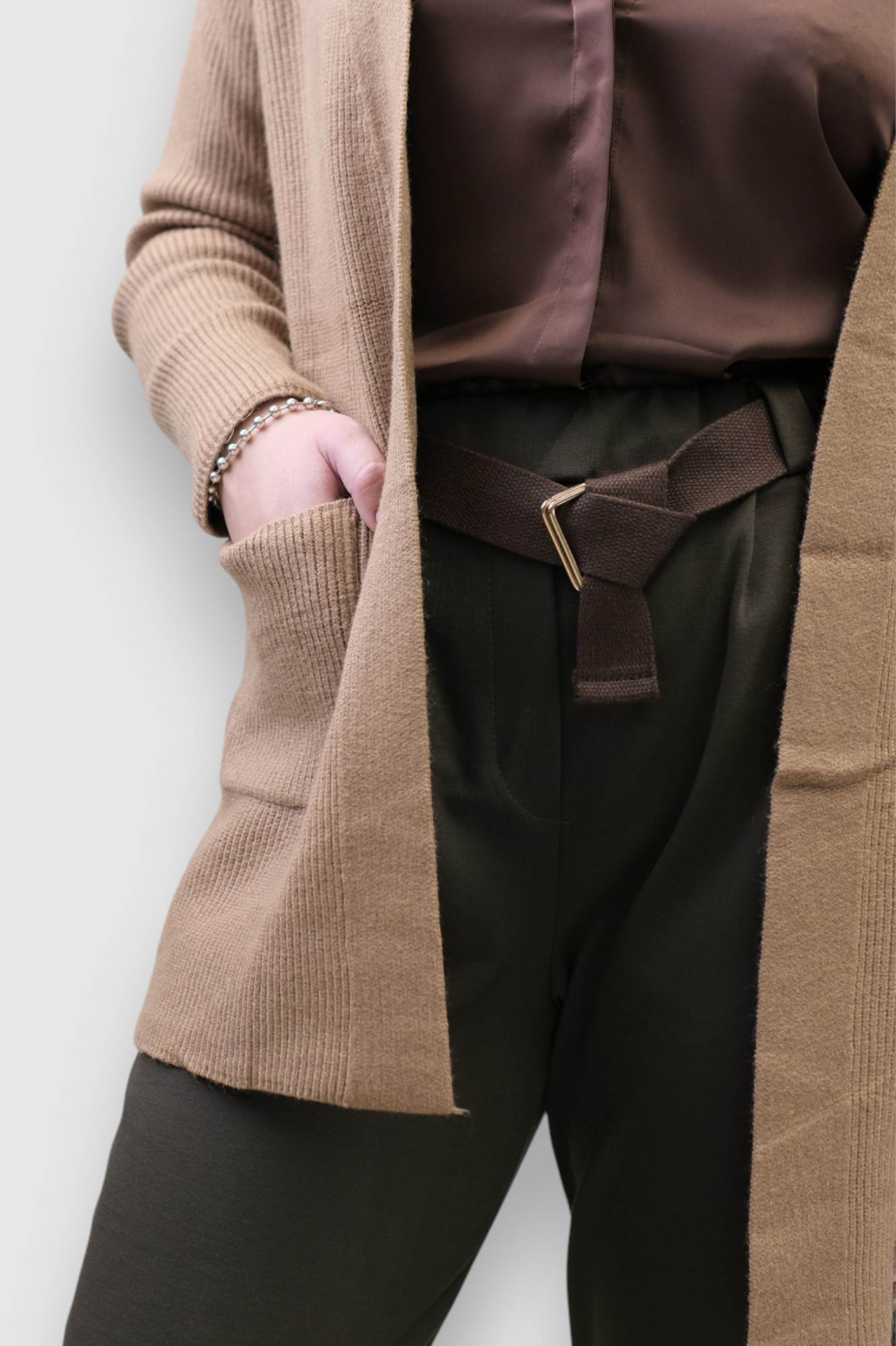 Ženski kratki kardigan Jossie u camel boji