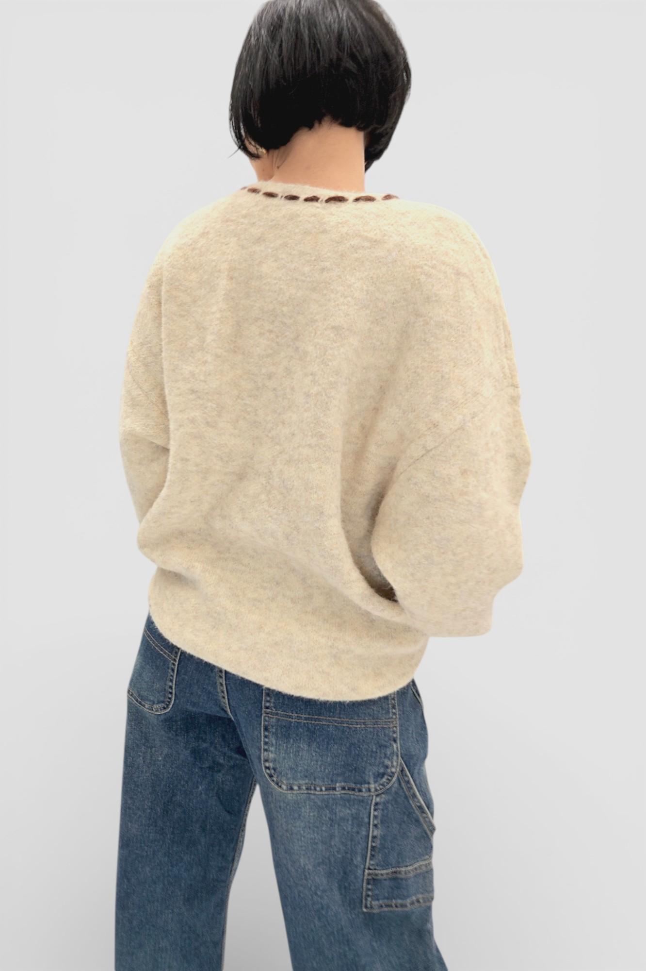 Ženski bež džemper na kopčanje Bindi s V-izrezom i aplikacijom medvjedića