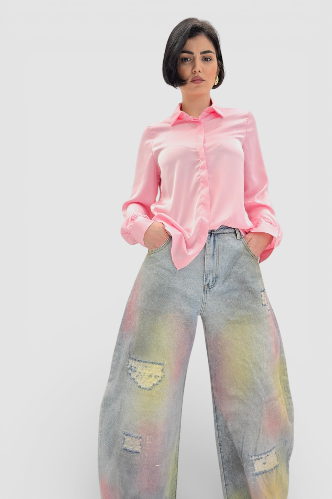 Ženska satenska košulja Fianna u nježno roza boji s diskretnim sjajem