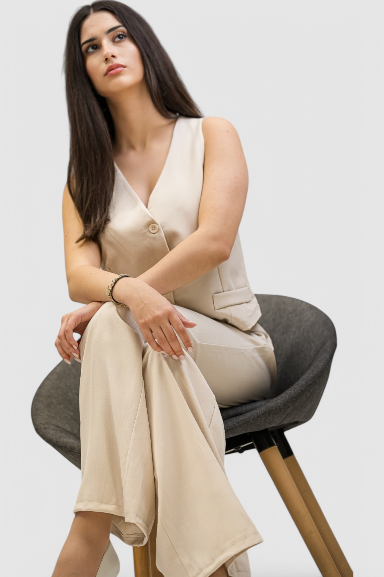 Žensko bež odijelo sa prslukom Chantal