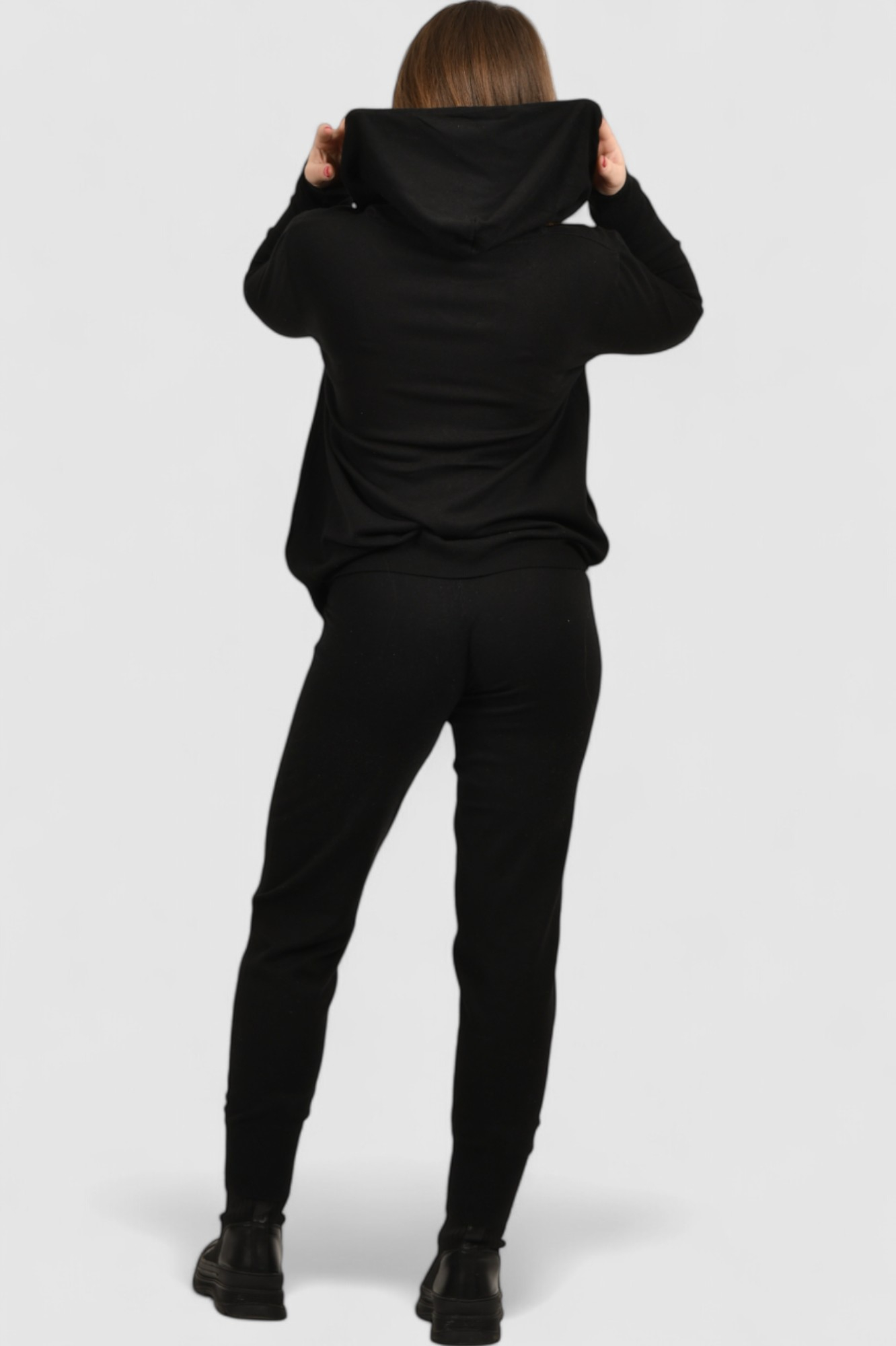 Ženska crna trenirka komplet Kaira