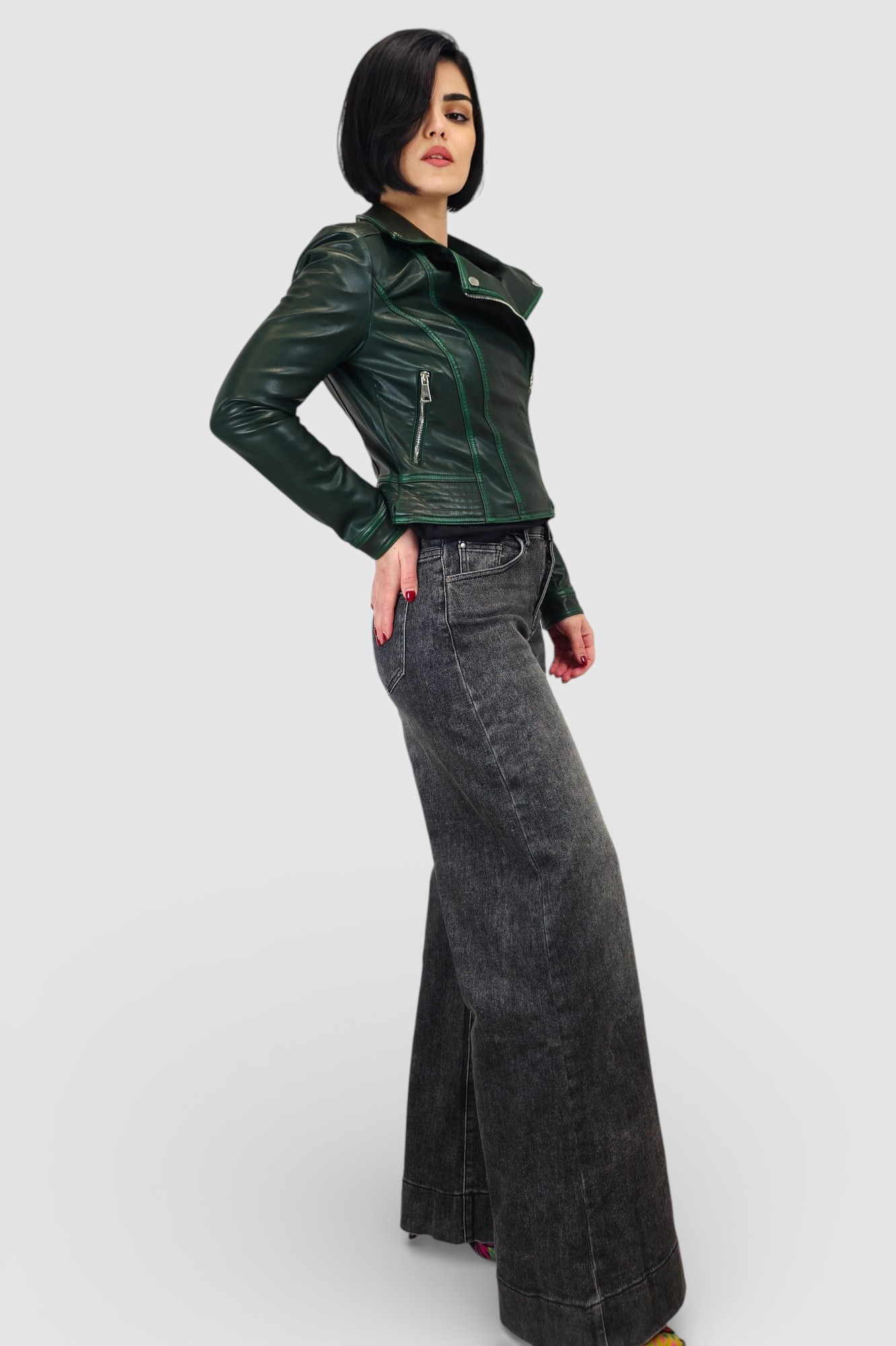 Crne trendi wide leg traperice Meadow s ispranim efektom