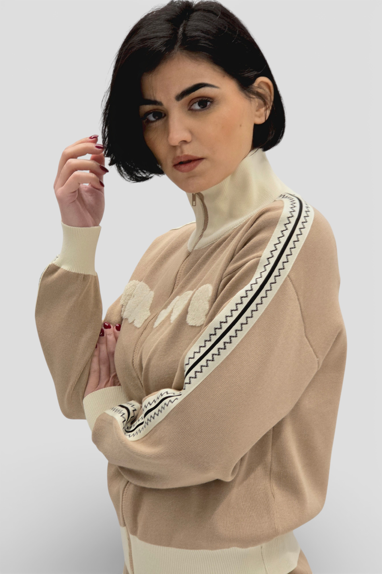 Ženska bež viskozna trenirka Coral u retro stilu