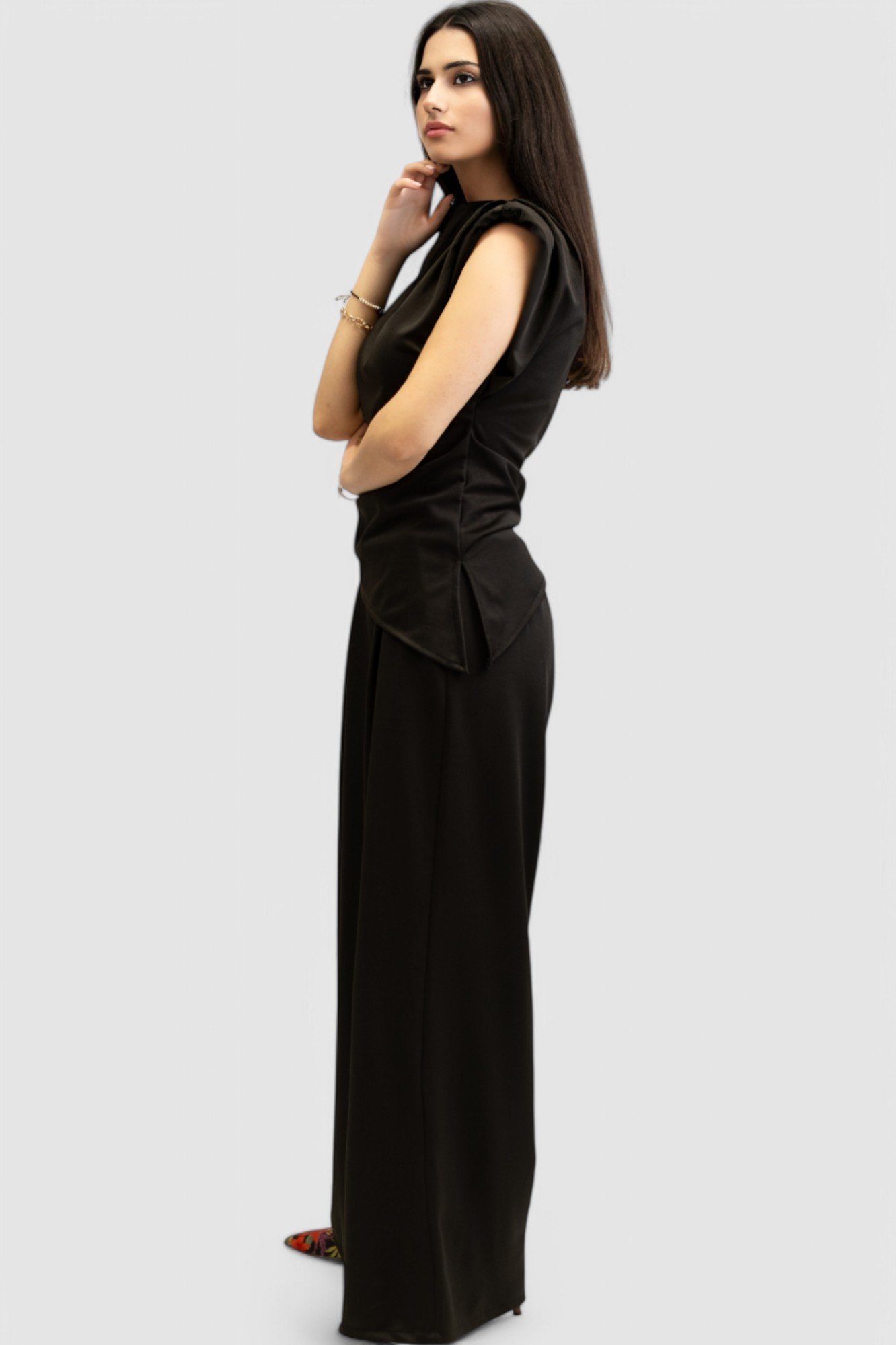 Ženski crni komplet s asimetričnim topom Francine