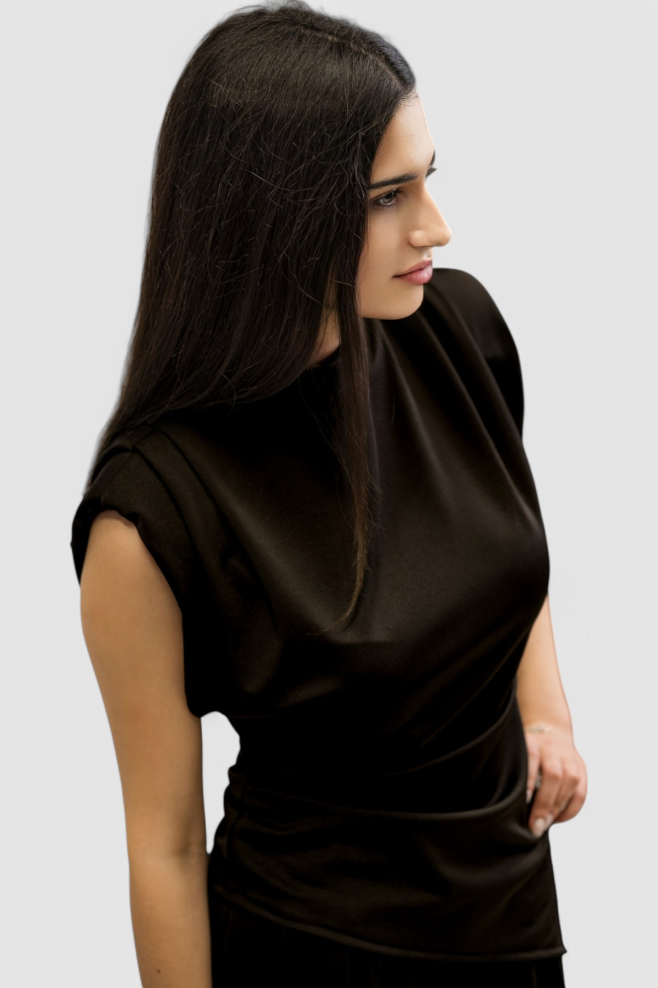 Ženski crni komplet s asimetričnim topom Francine