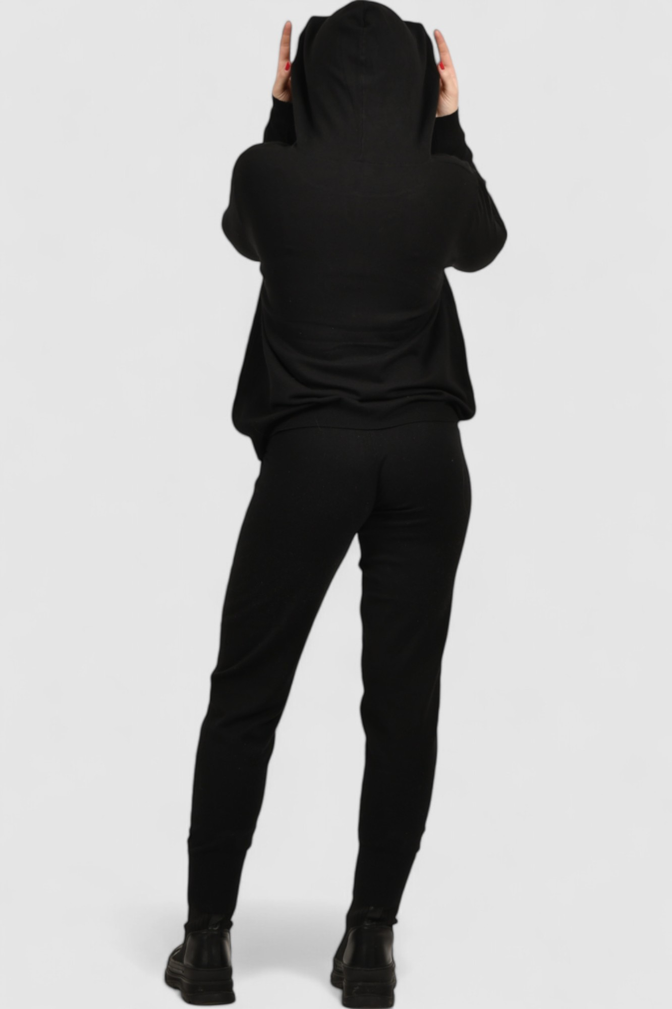 Ženska crna trenirka komplet Kaira